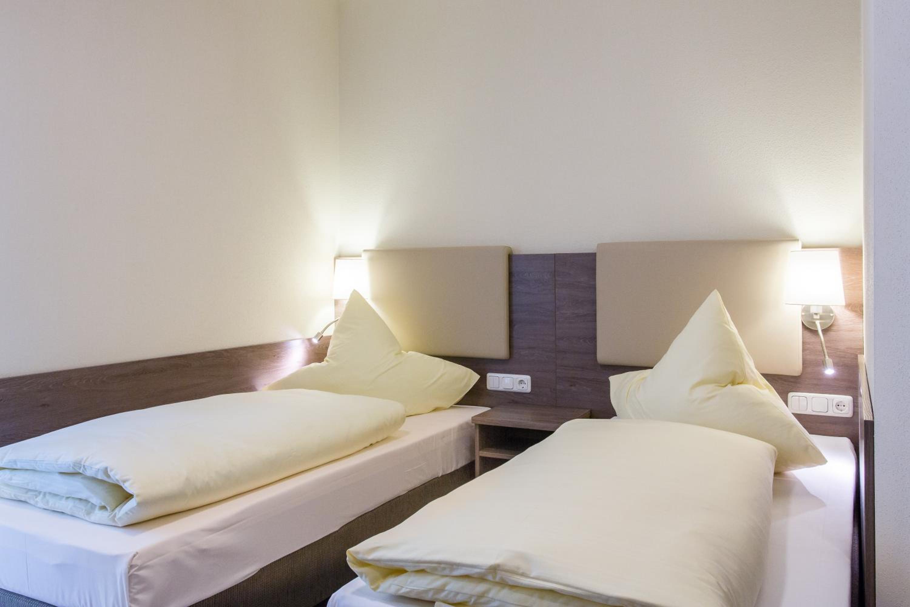 Standard Double or Twin Room - Photo 4