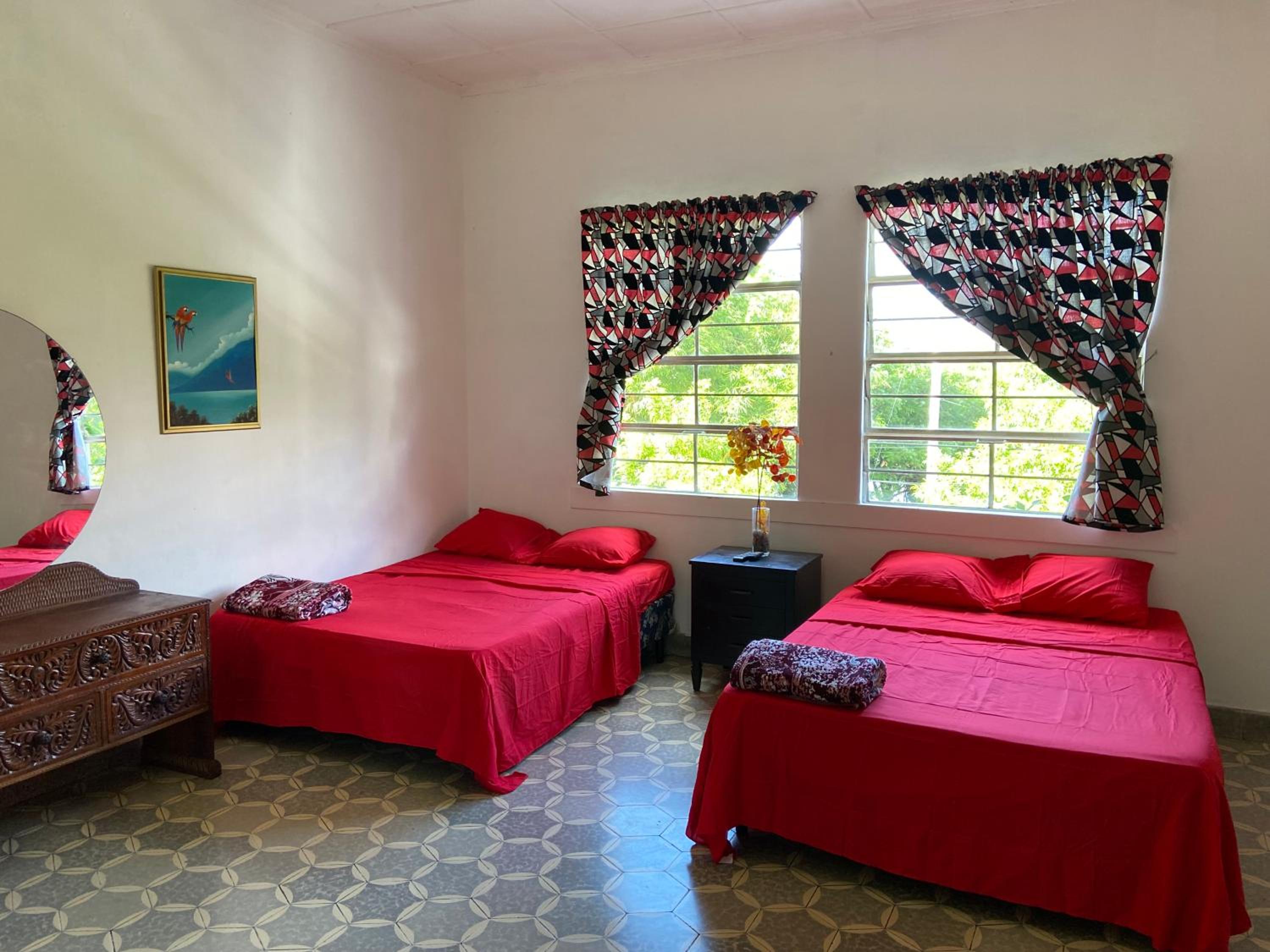 Quadruple Room with Private Bathroom photo 1