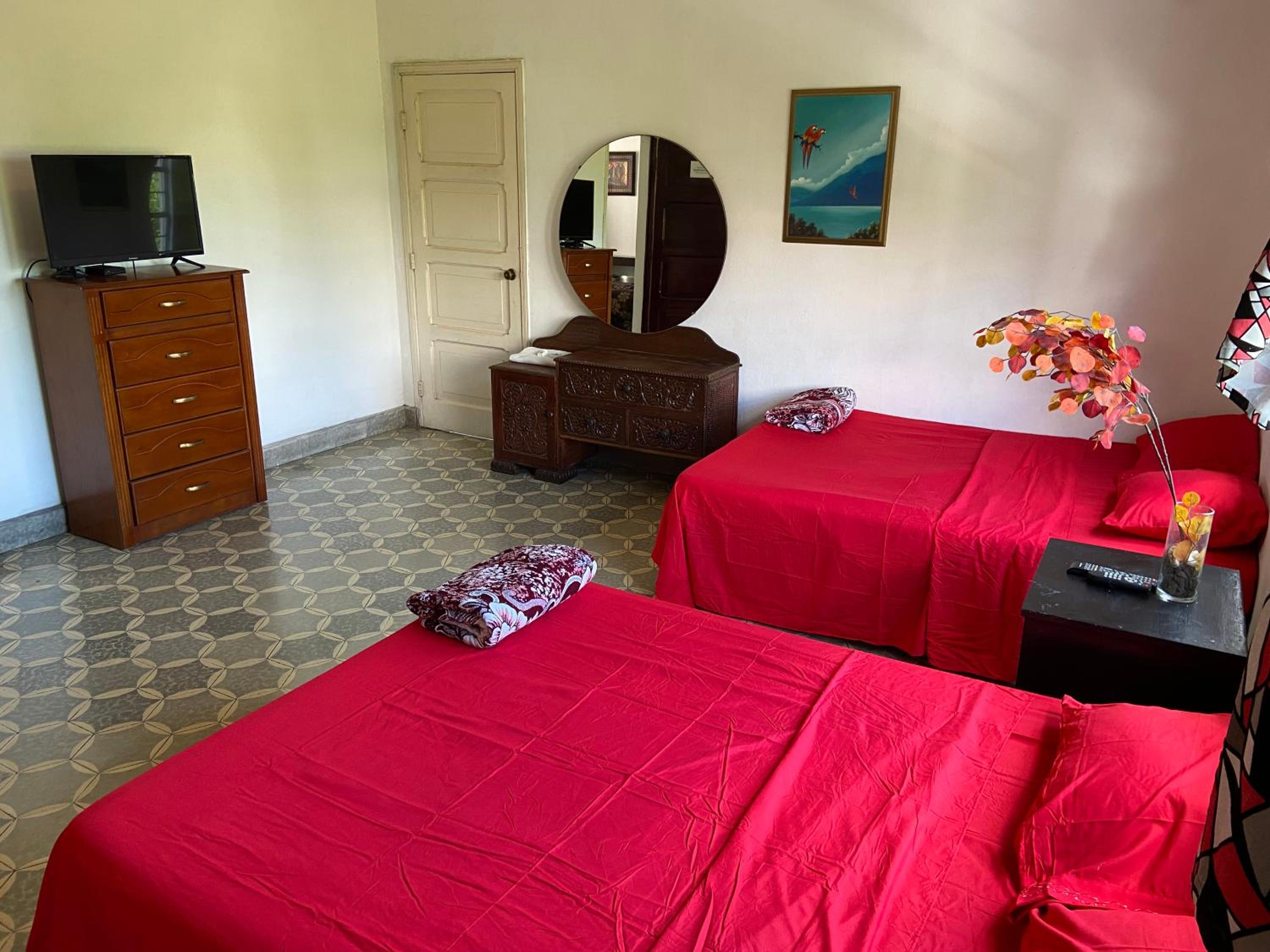 Quadruple Room with Private Bathroom photo 2