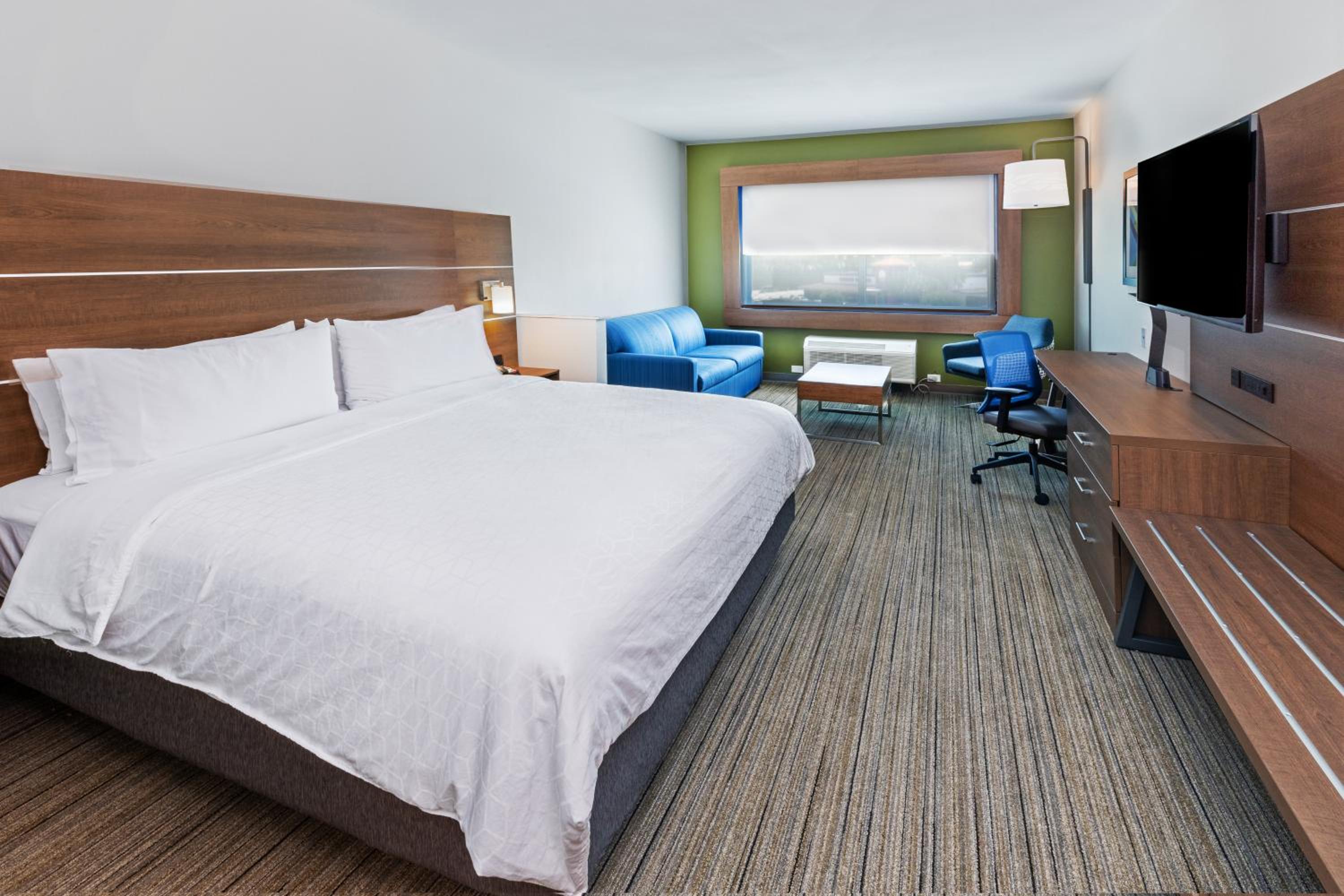King Suite - Photo 3