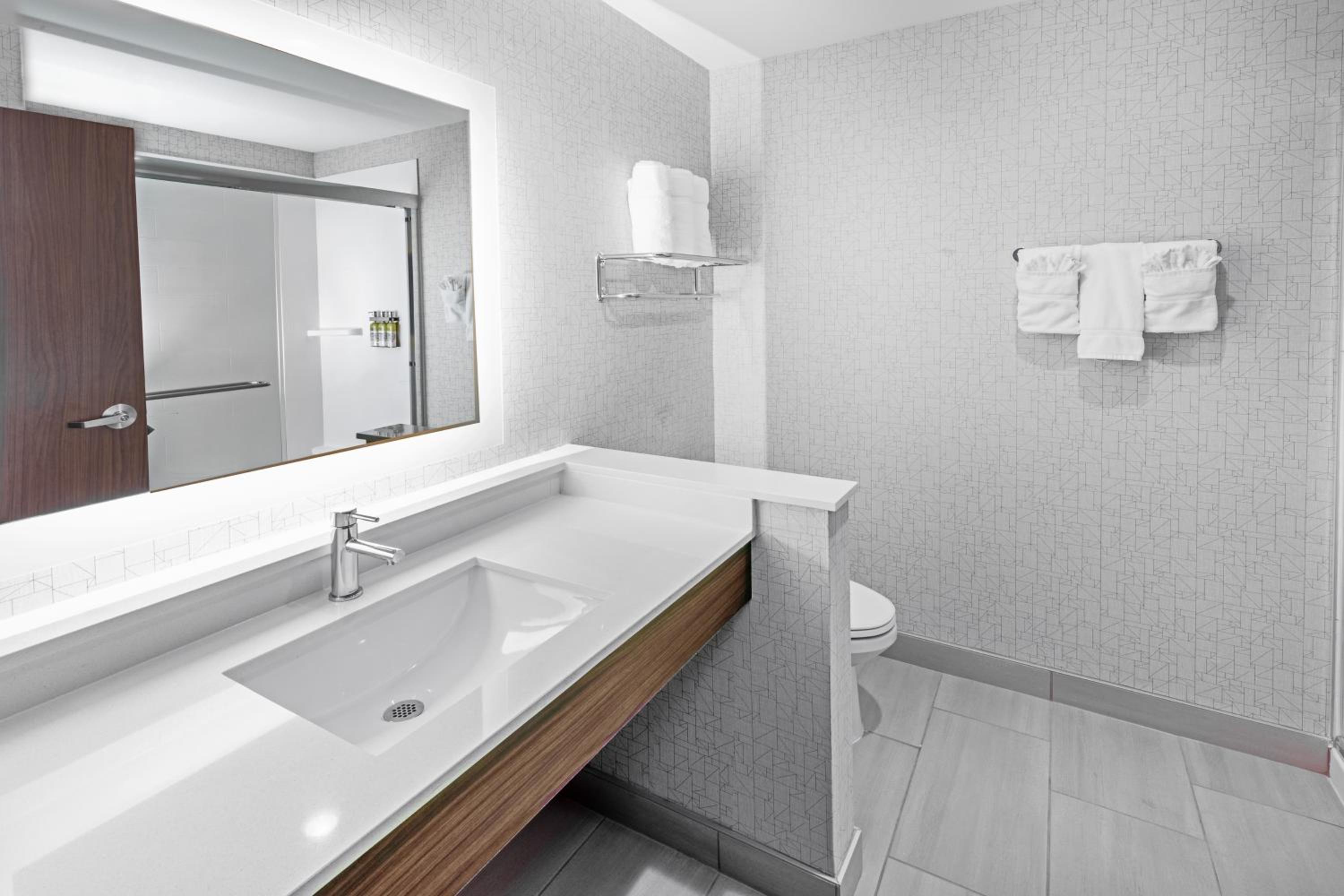 King Suite - Photo 6