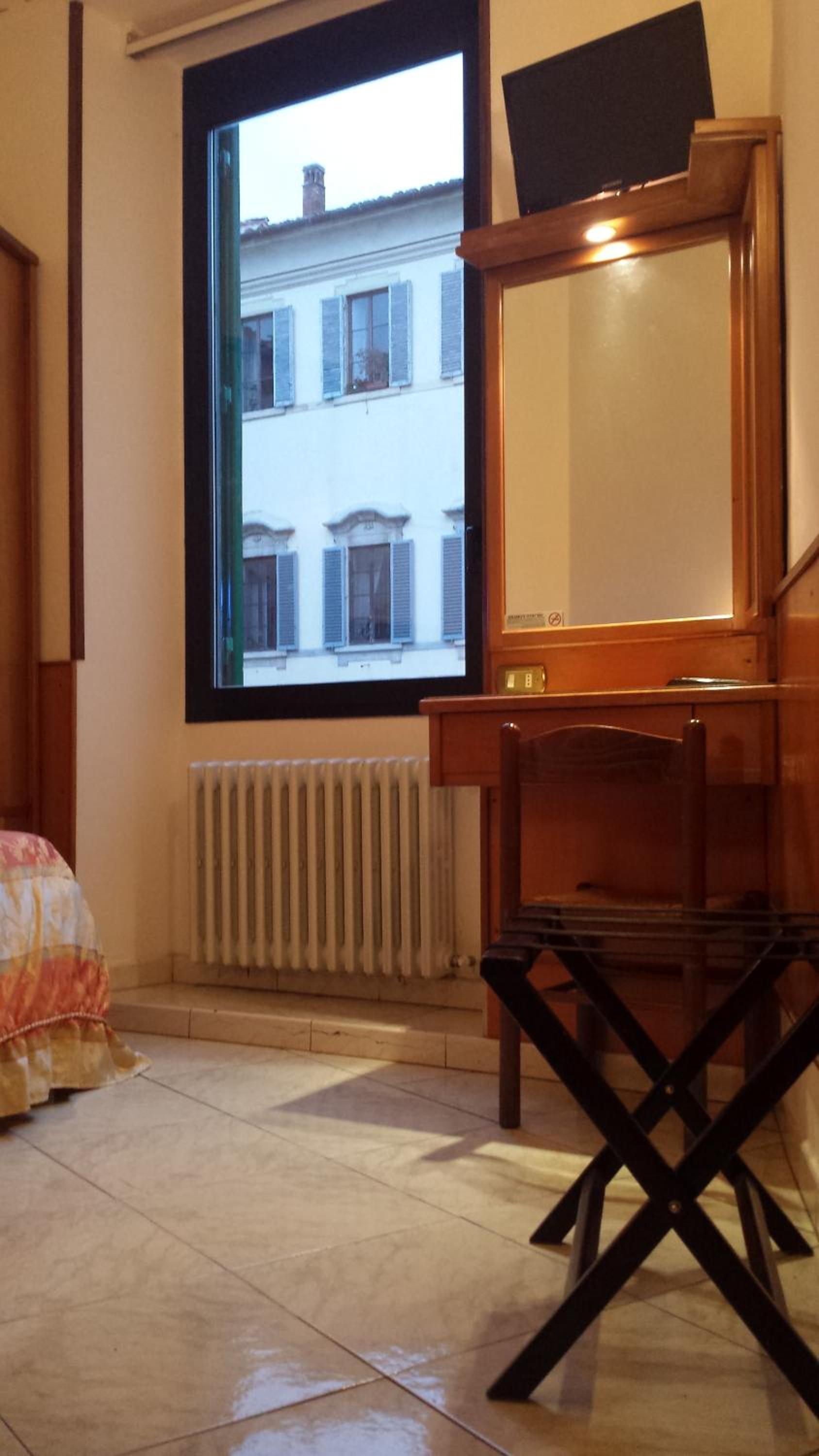 Single Room with Private Bathroom photo 1