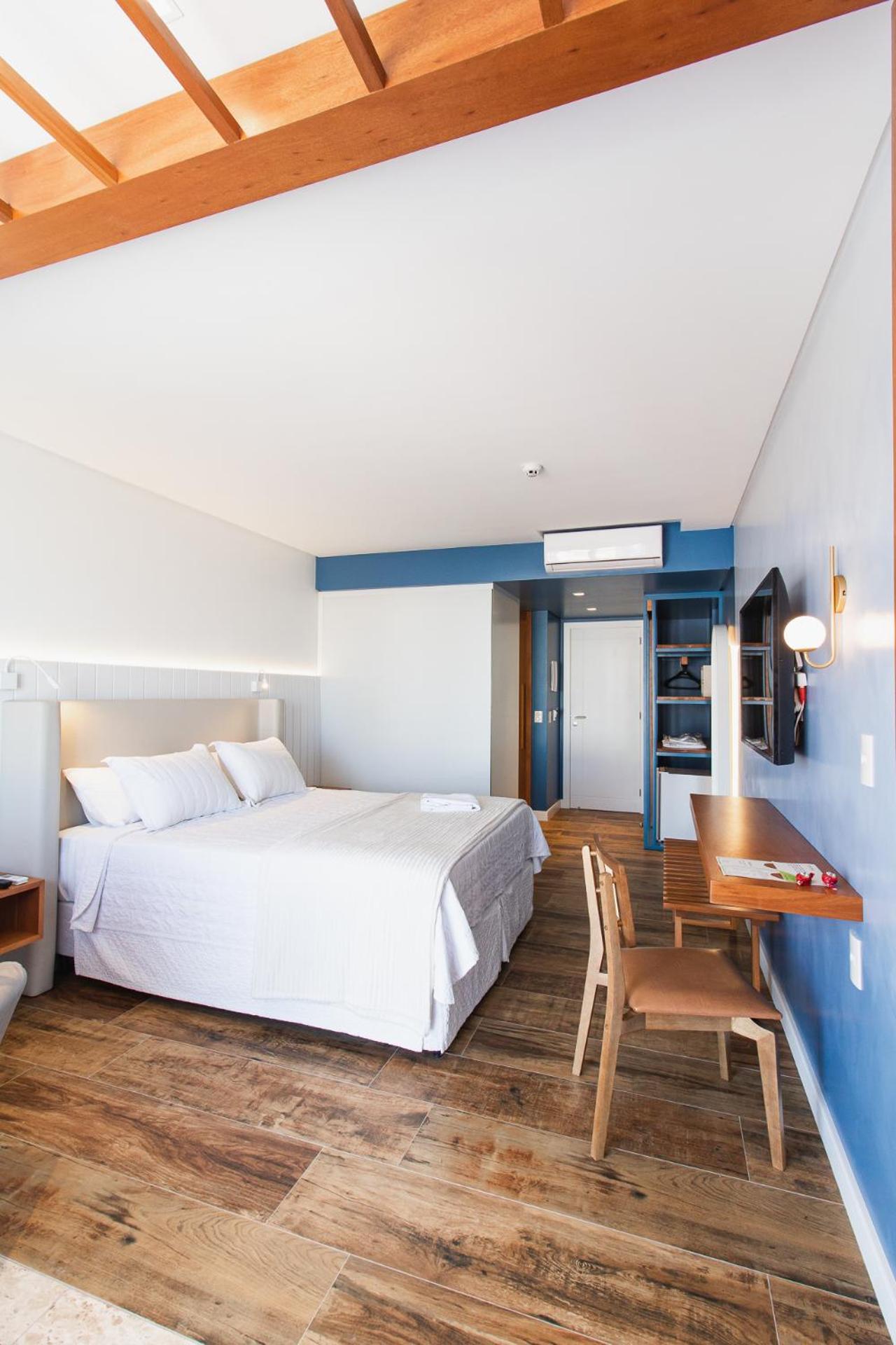 Triple Room with Side Sea View photo 1