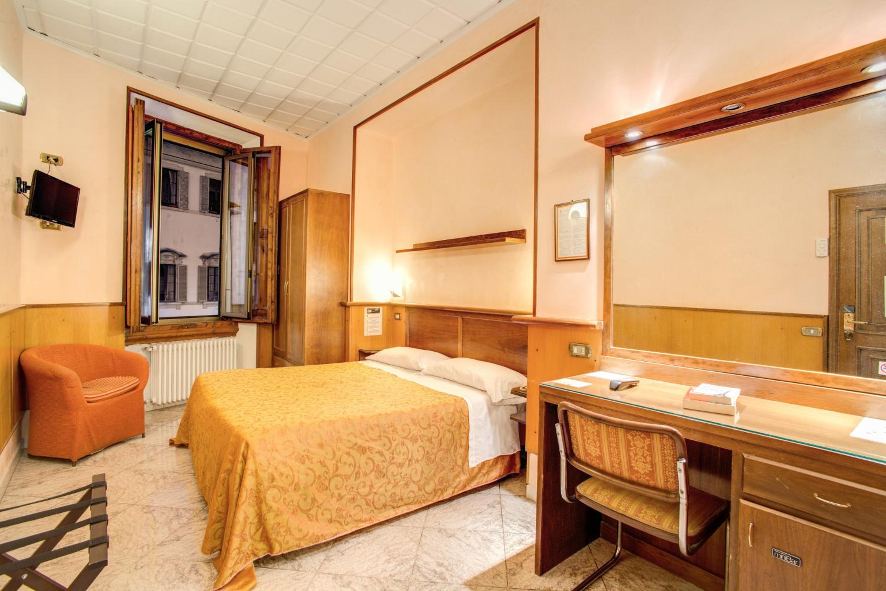 Double or Twin Room with Private Bathroom photo 1