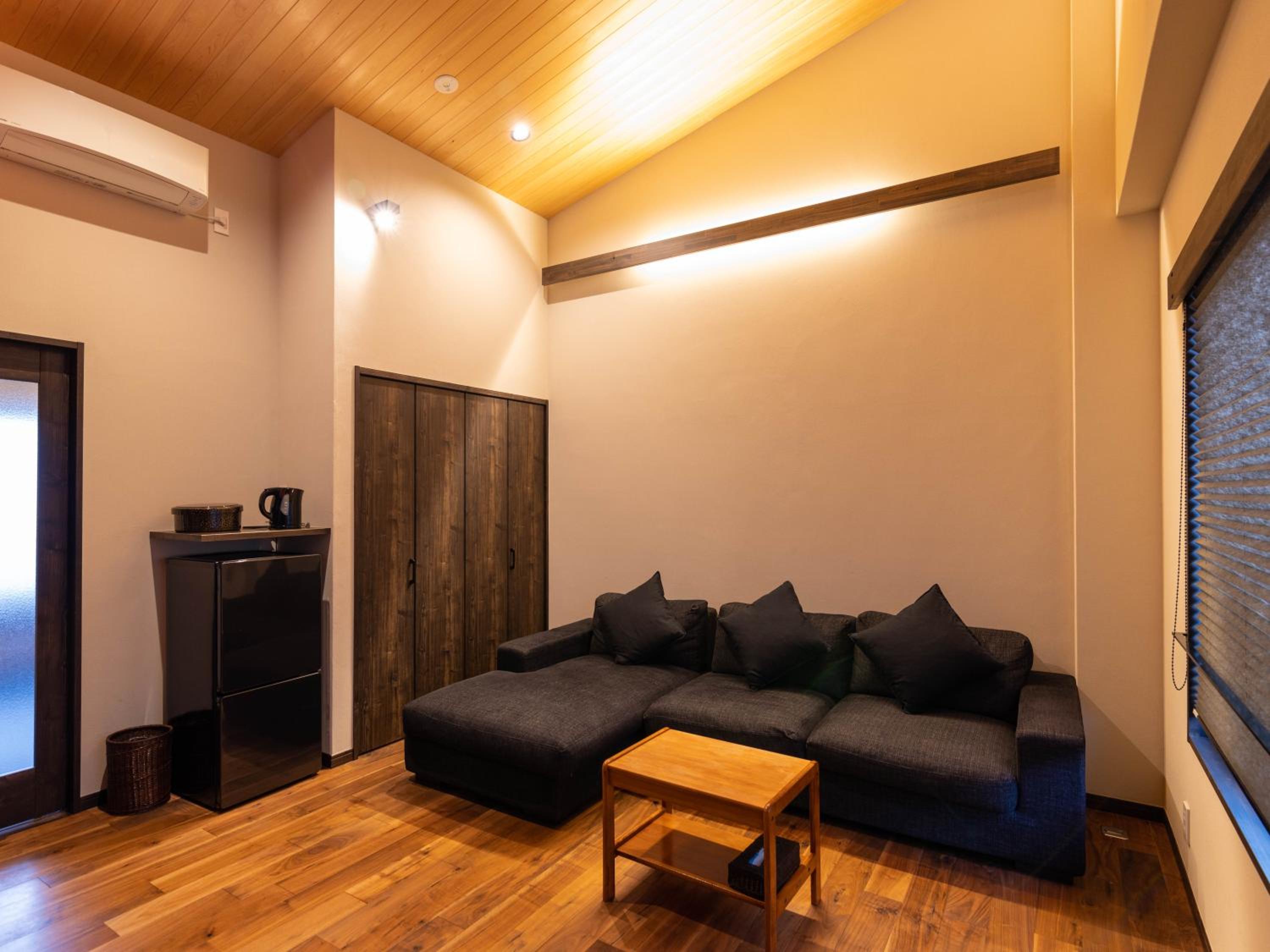 Family Room with Shower photo 1