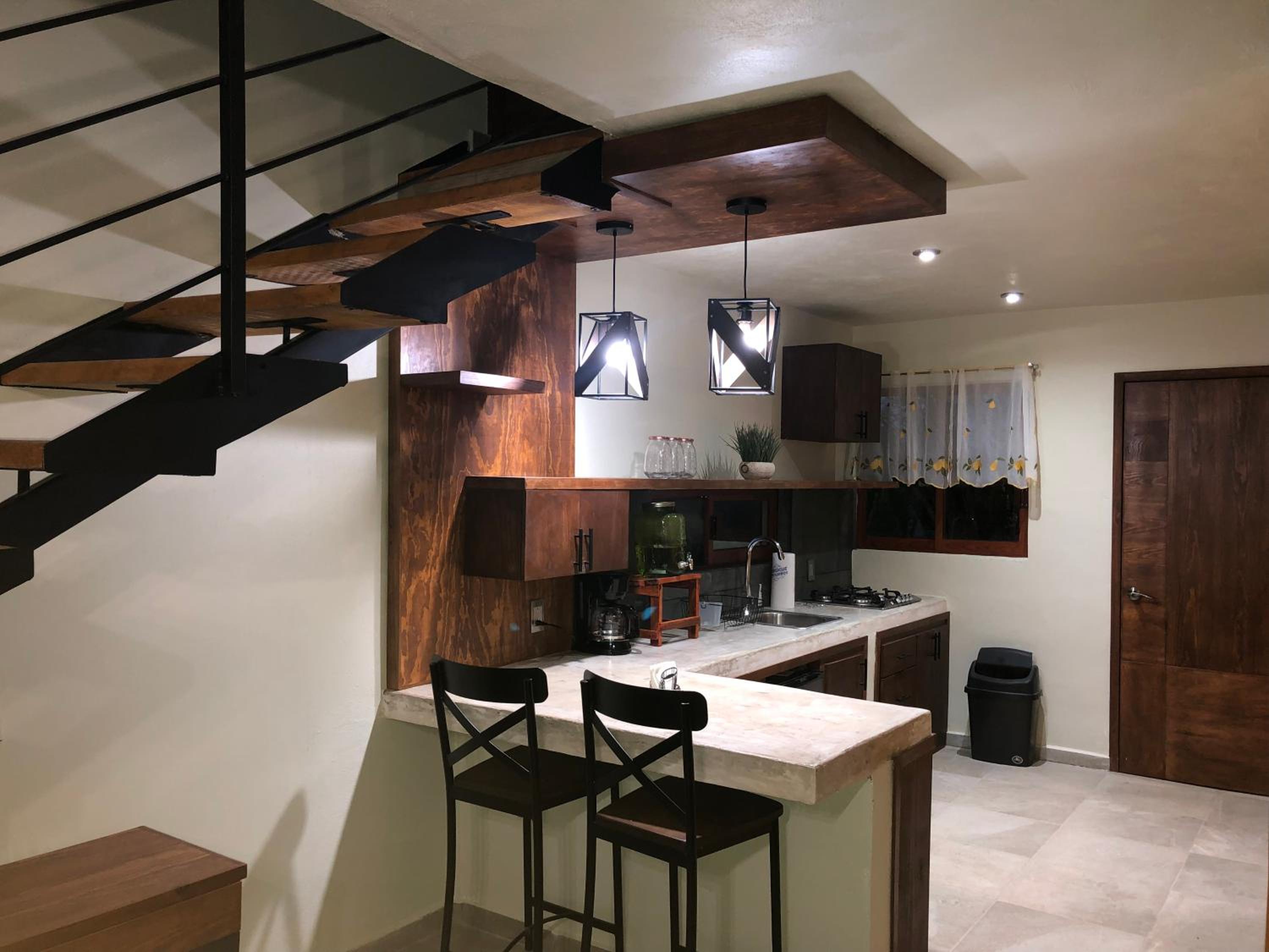 Seven-Bedroom House - Photo 22
