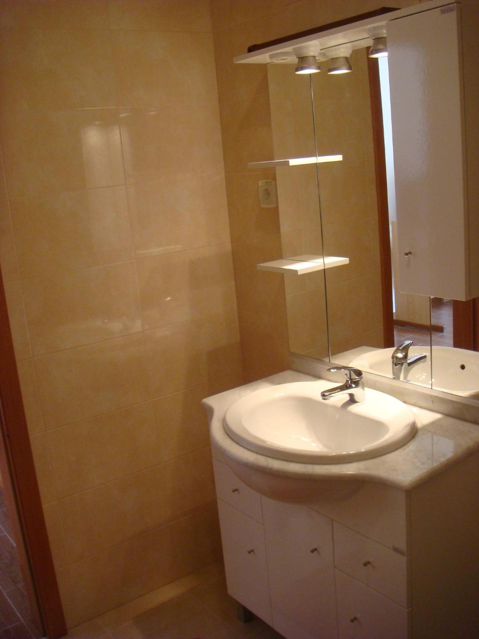 Double Room with Private Bathroom - Photo 5