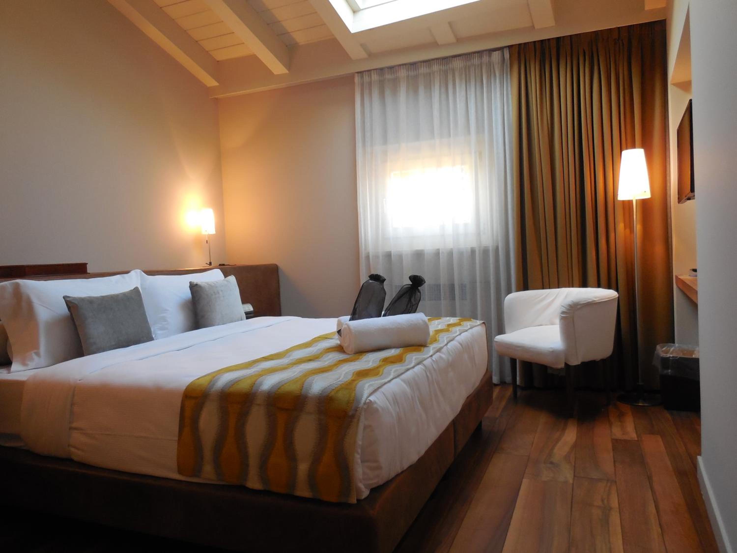 Superior Double or Twin Room - Photo 1