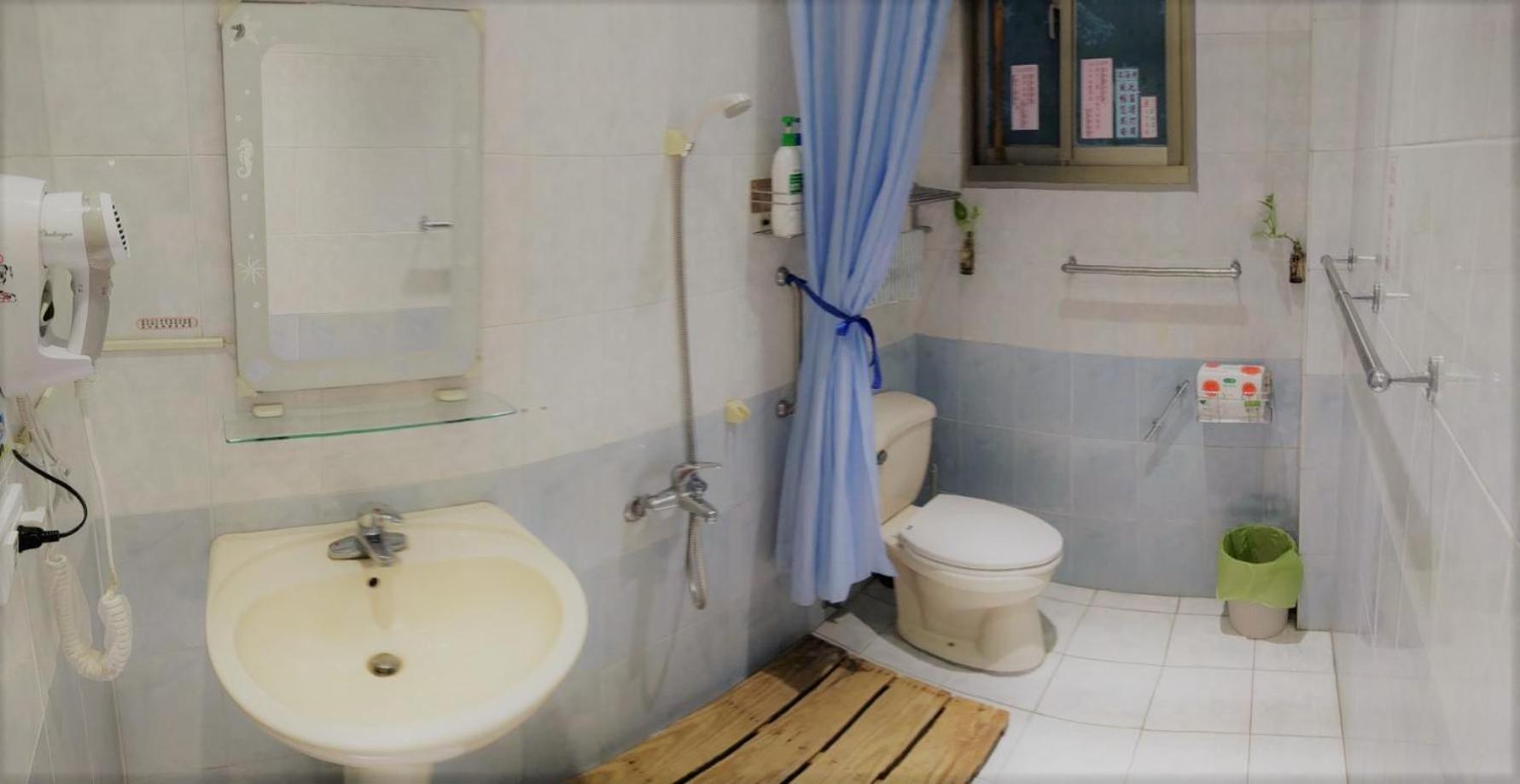 Double Or Twin Room With Shared Bathroom photo 2
