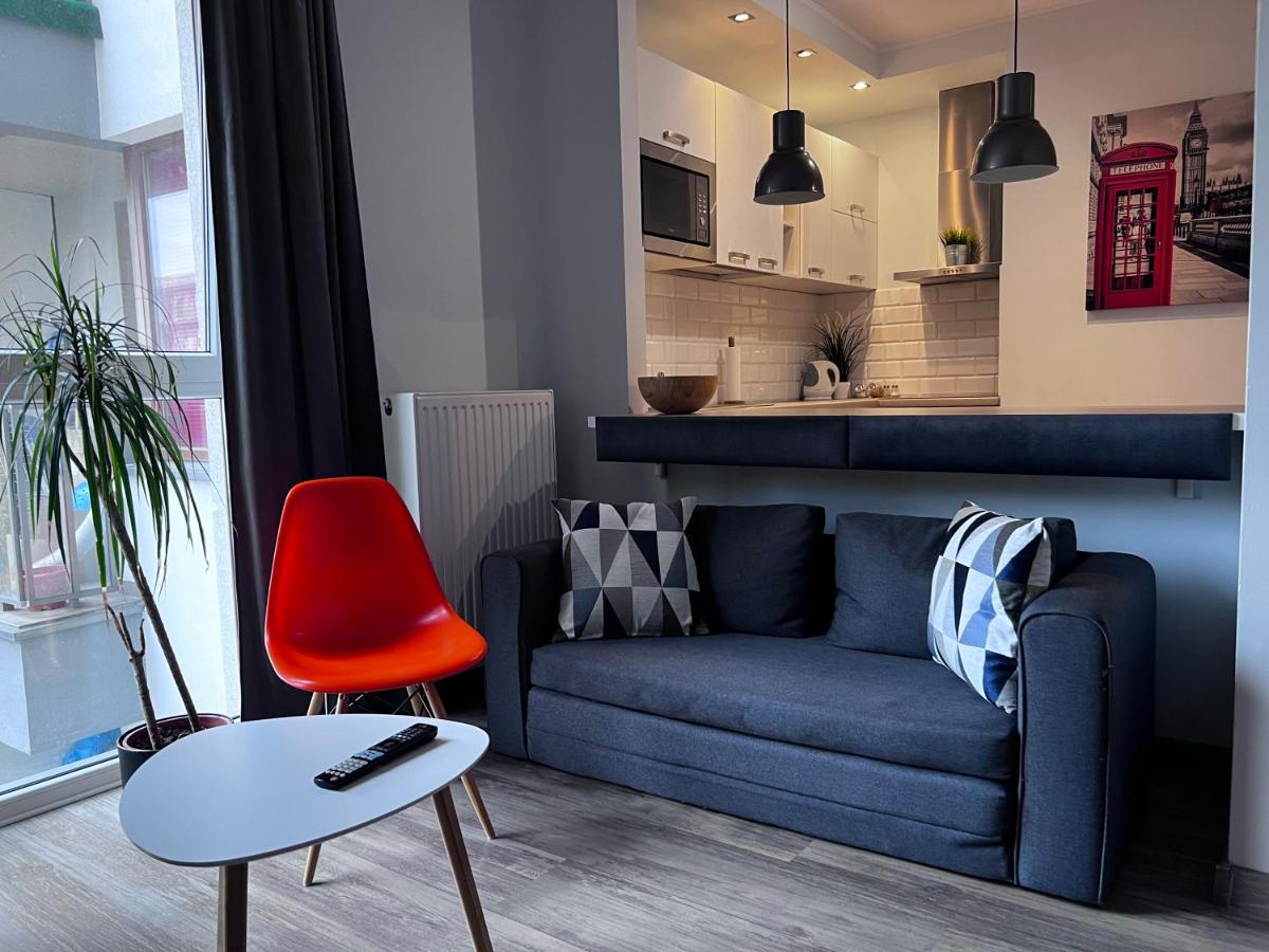 One-Bedroom Apartment - Photo 4