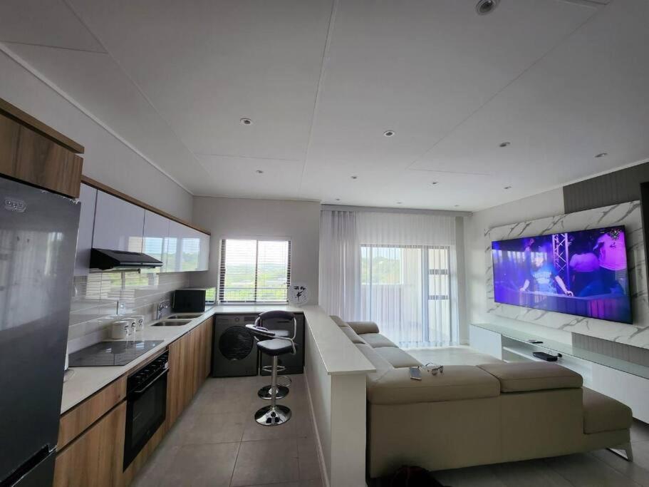 Two-Bedroom House photo 2