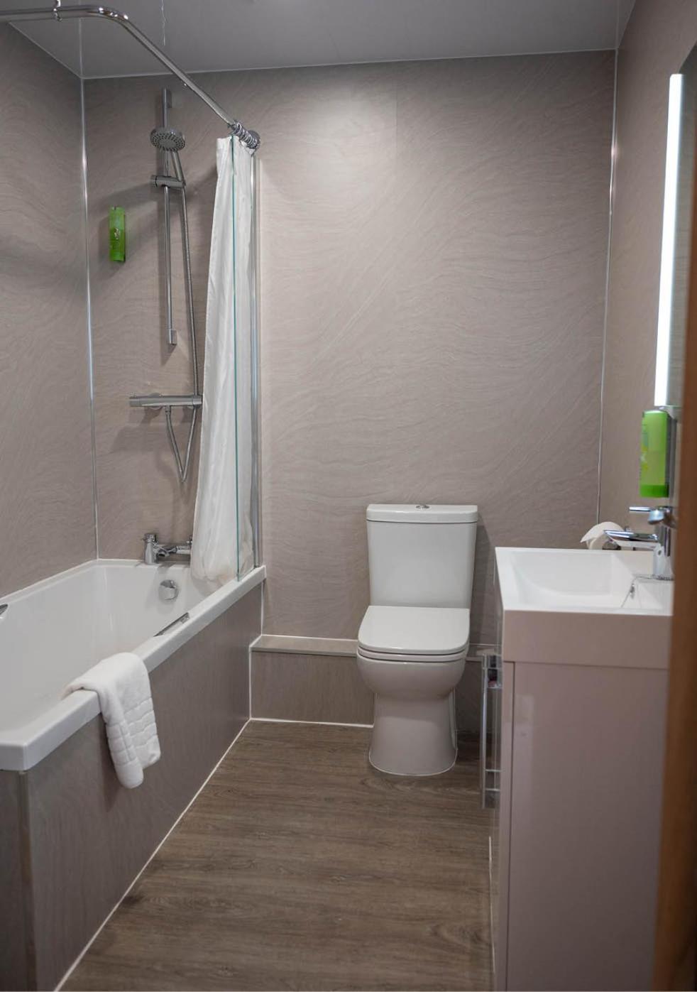 Family Room - Photo 10