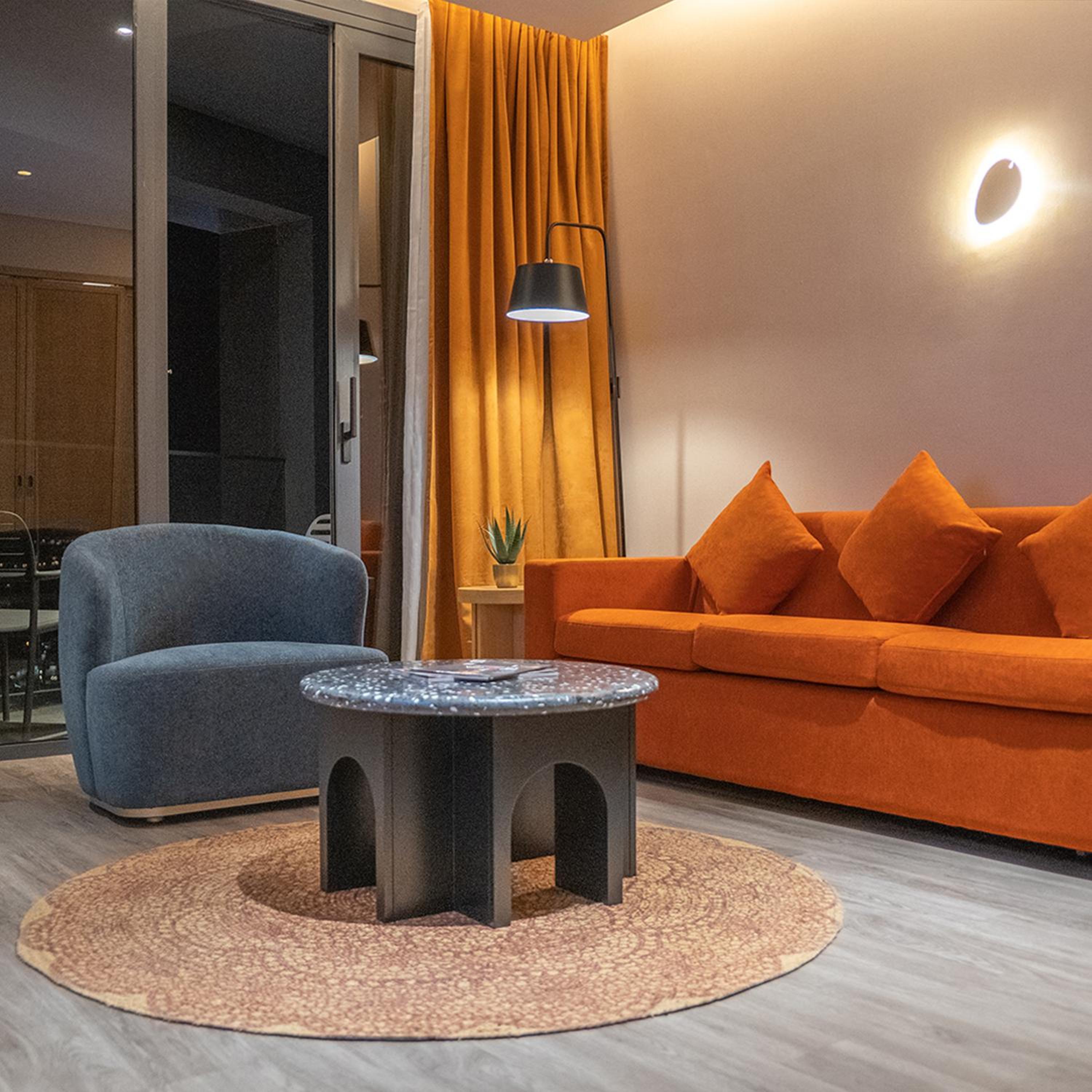 Deluxe King Suite - Photo 6
