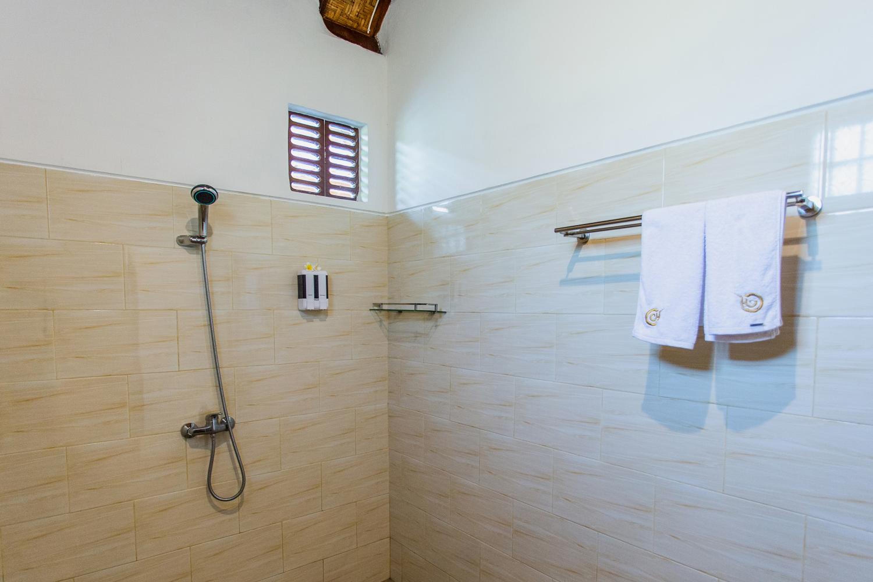 Standard Double Room - Photo 7