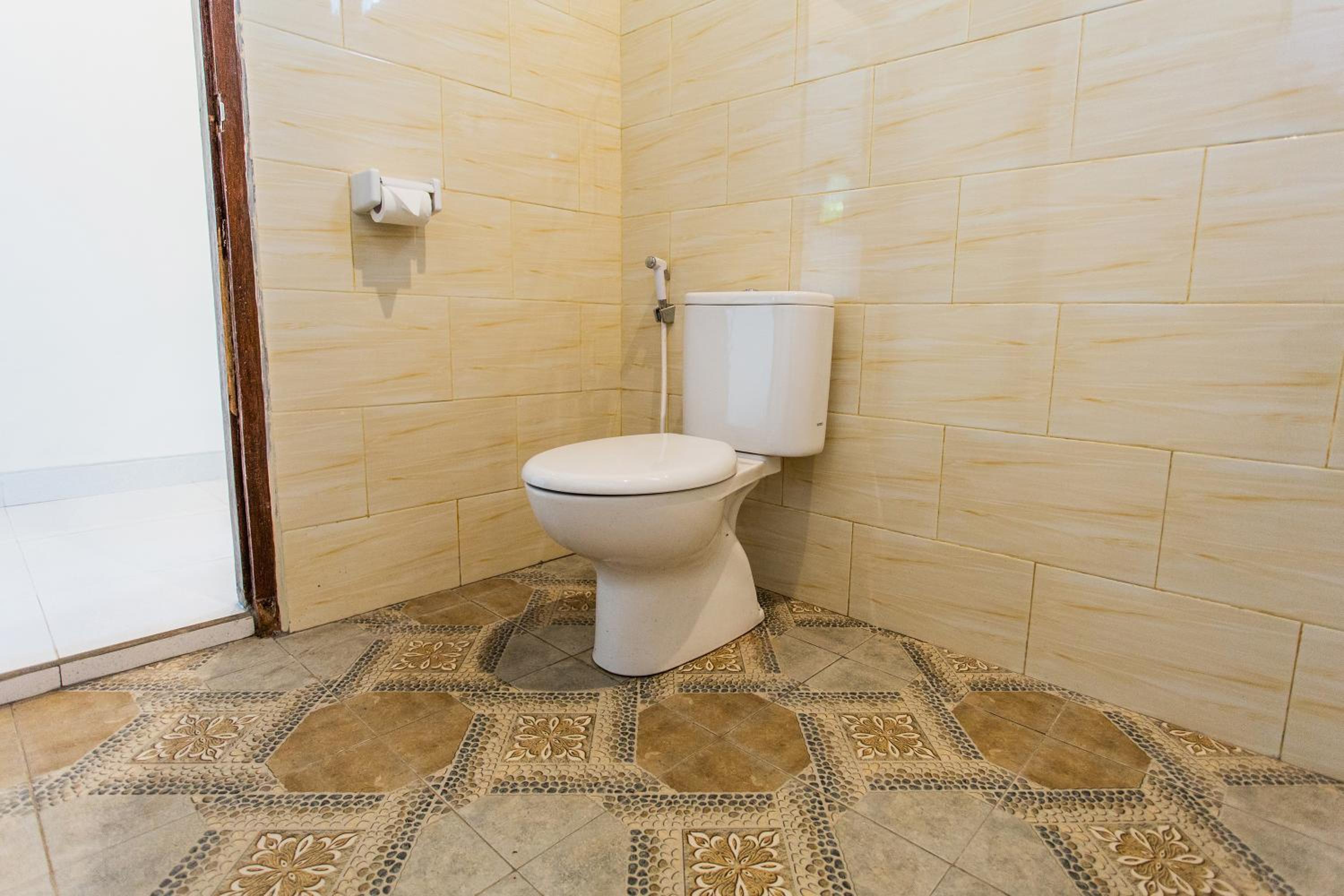 Standard Double Room - Photo 8