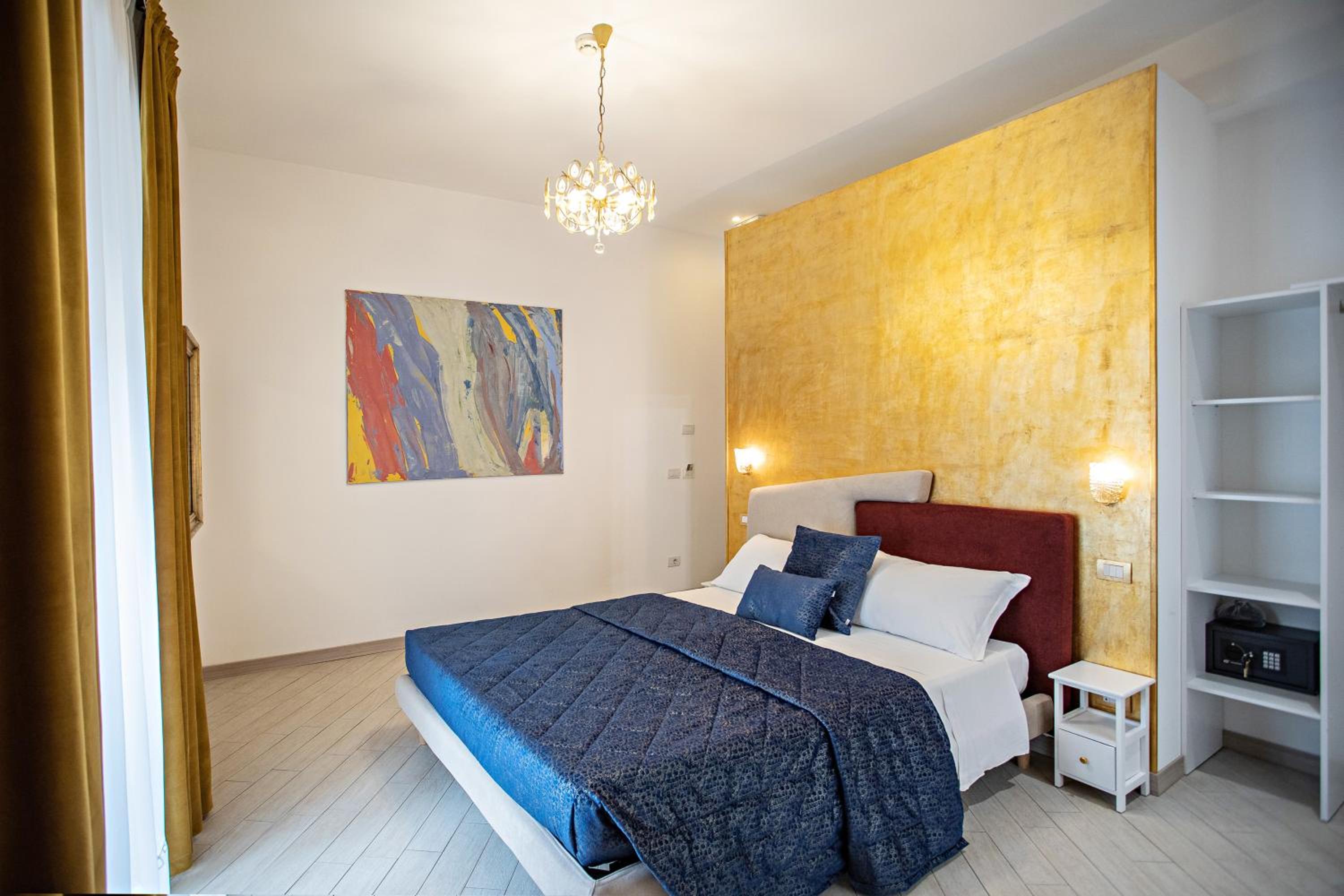 Large Double Room photo 1