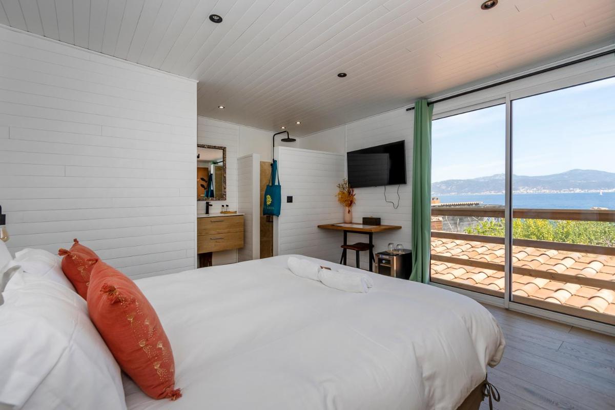 Double Room with Sea View photo 2