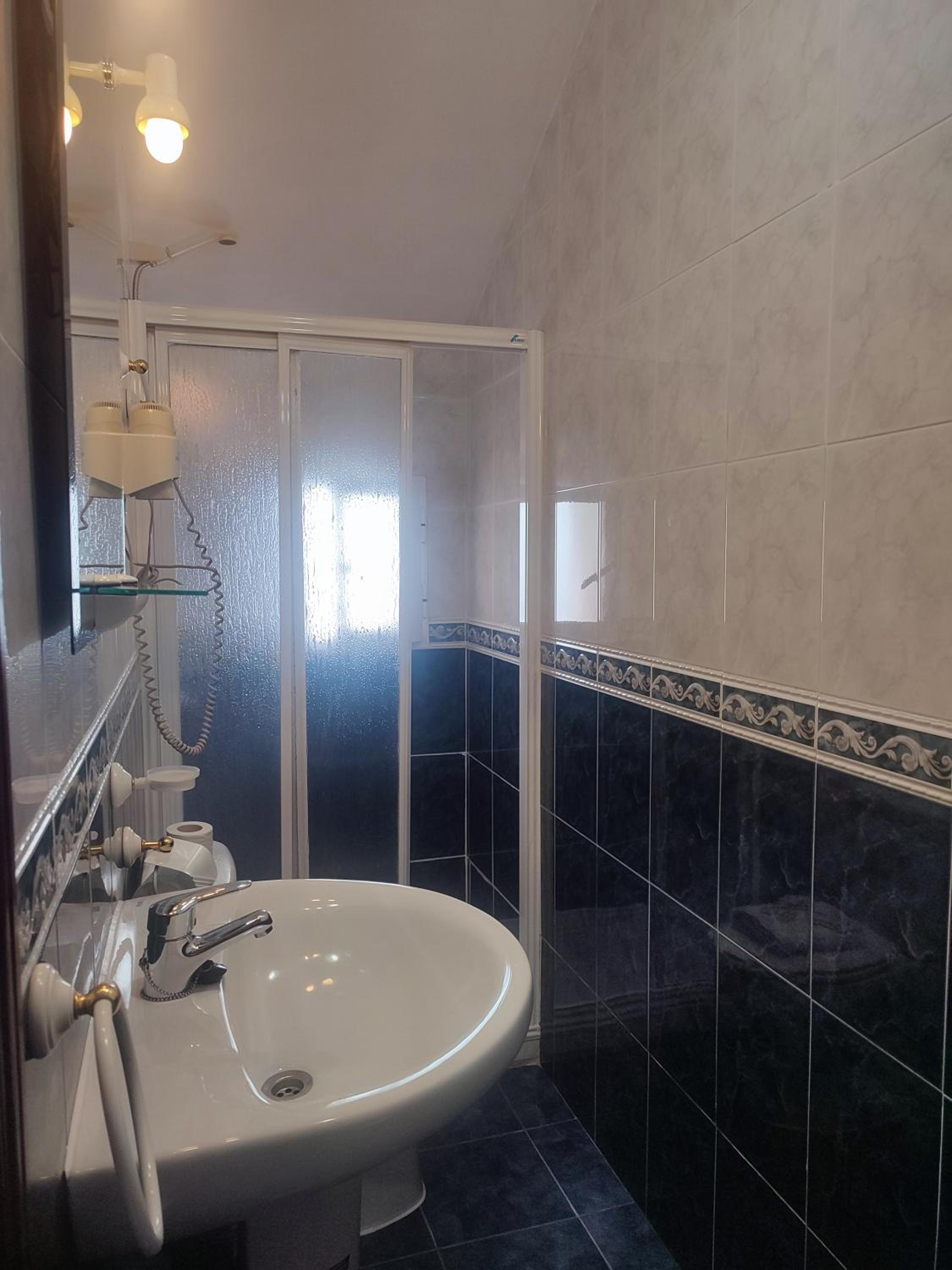 Triple Room - Photo 6
