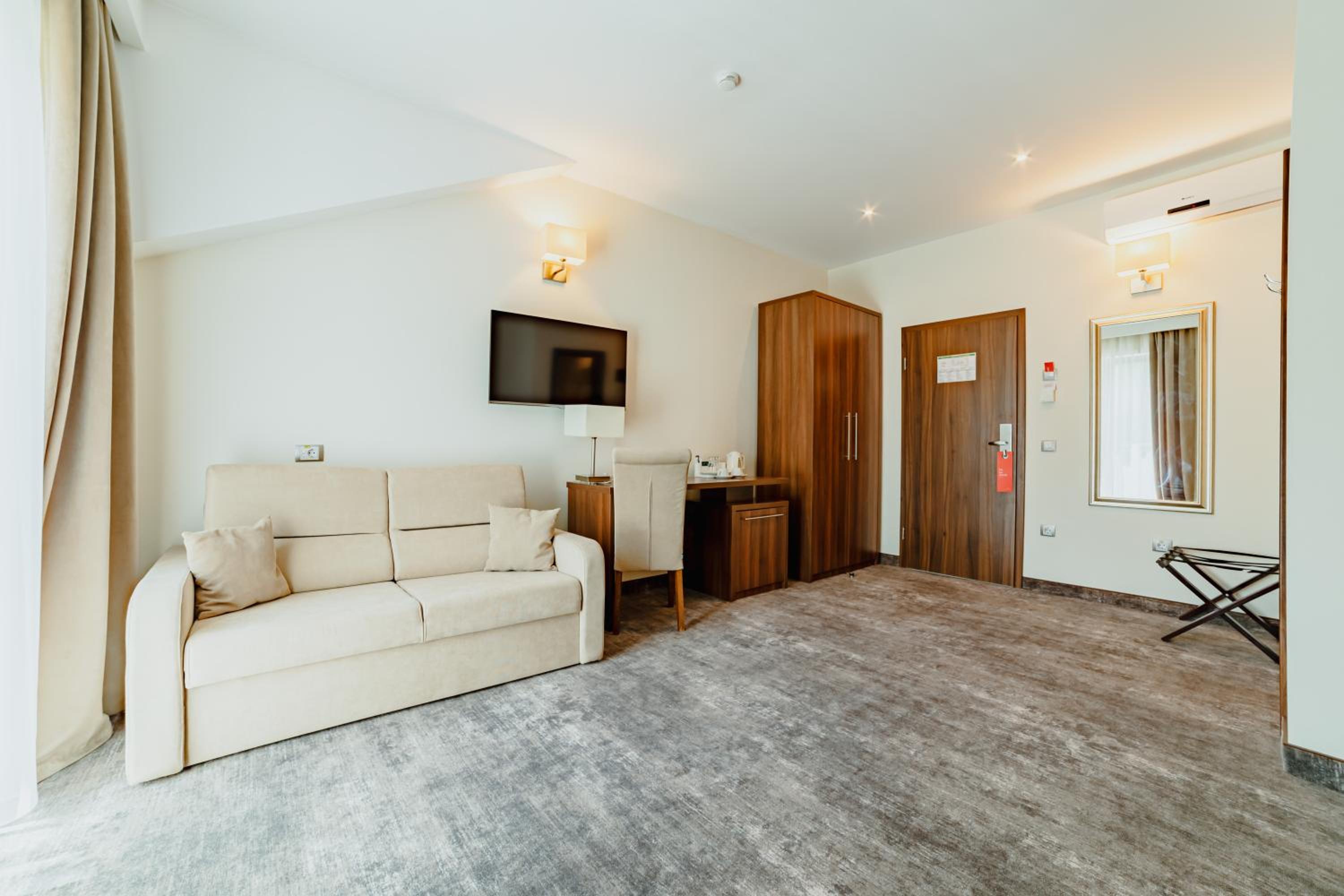 Superior Double Room - Photo 8