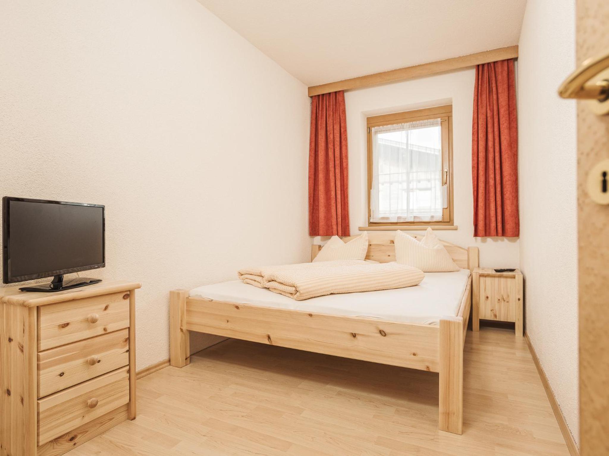 Deluxe Three-Bedroom Apartment photo 1