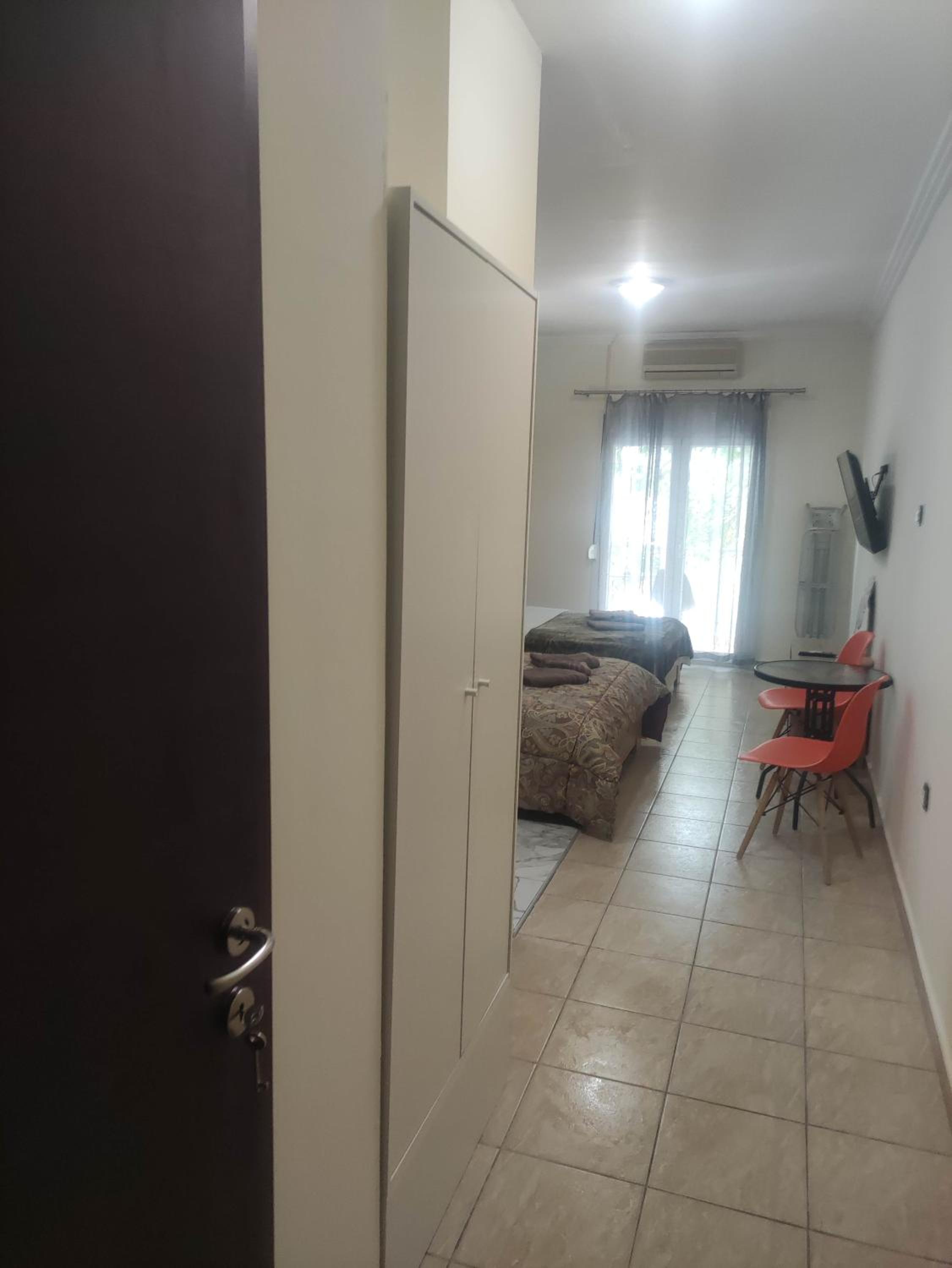 One-Bedroom Apartment - Photo 11