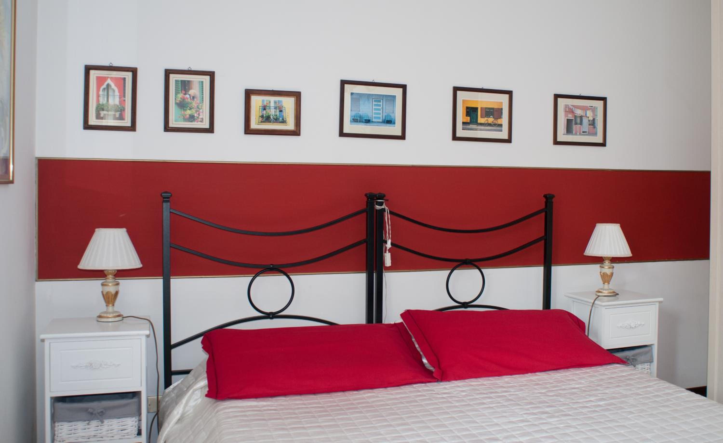 One-Bedroom Apartment with Terrace - Via Vittorio Emanuele II photo 2