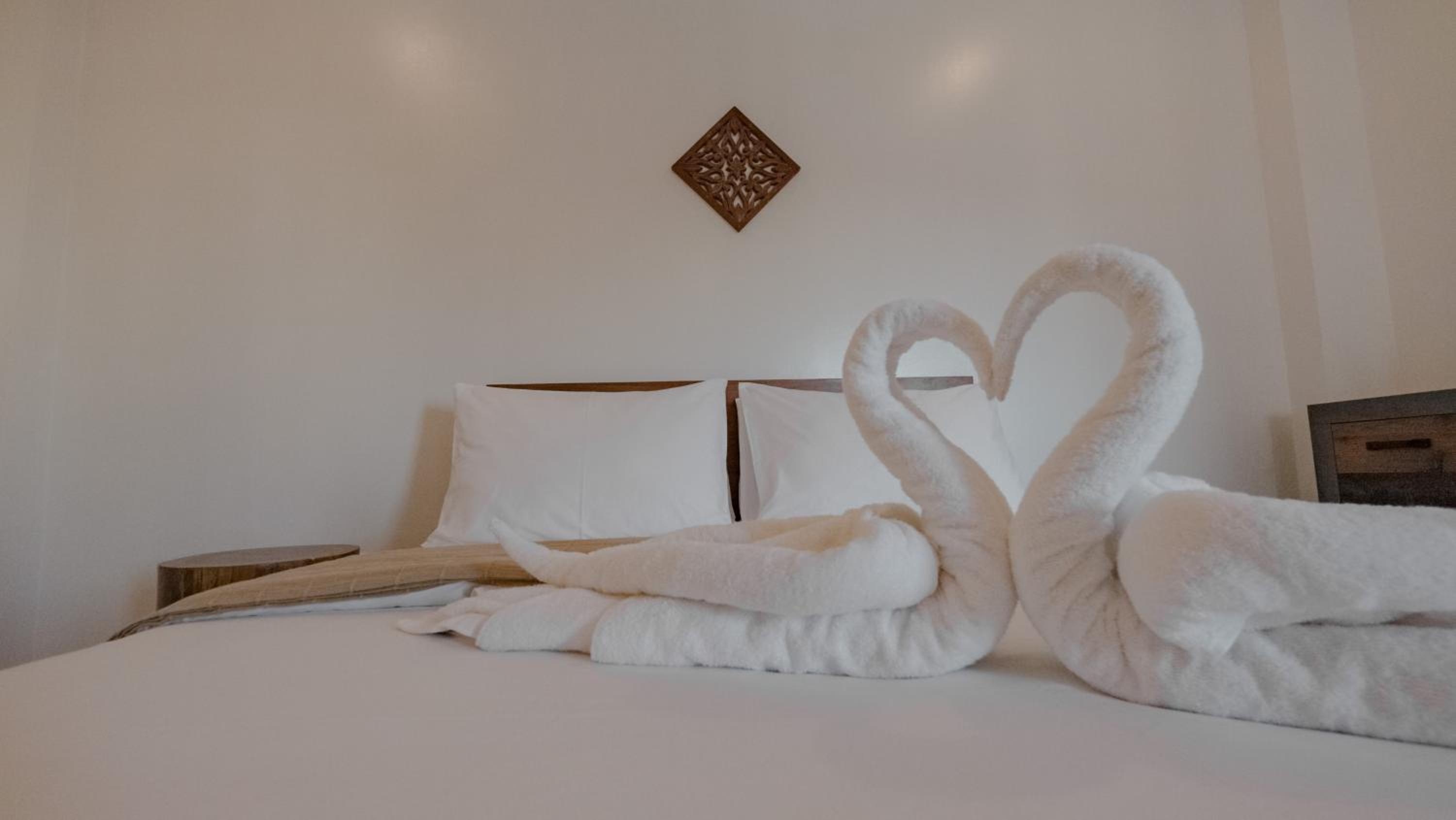 Standard Double Room - Photo 13