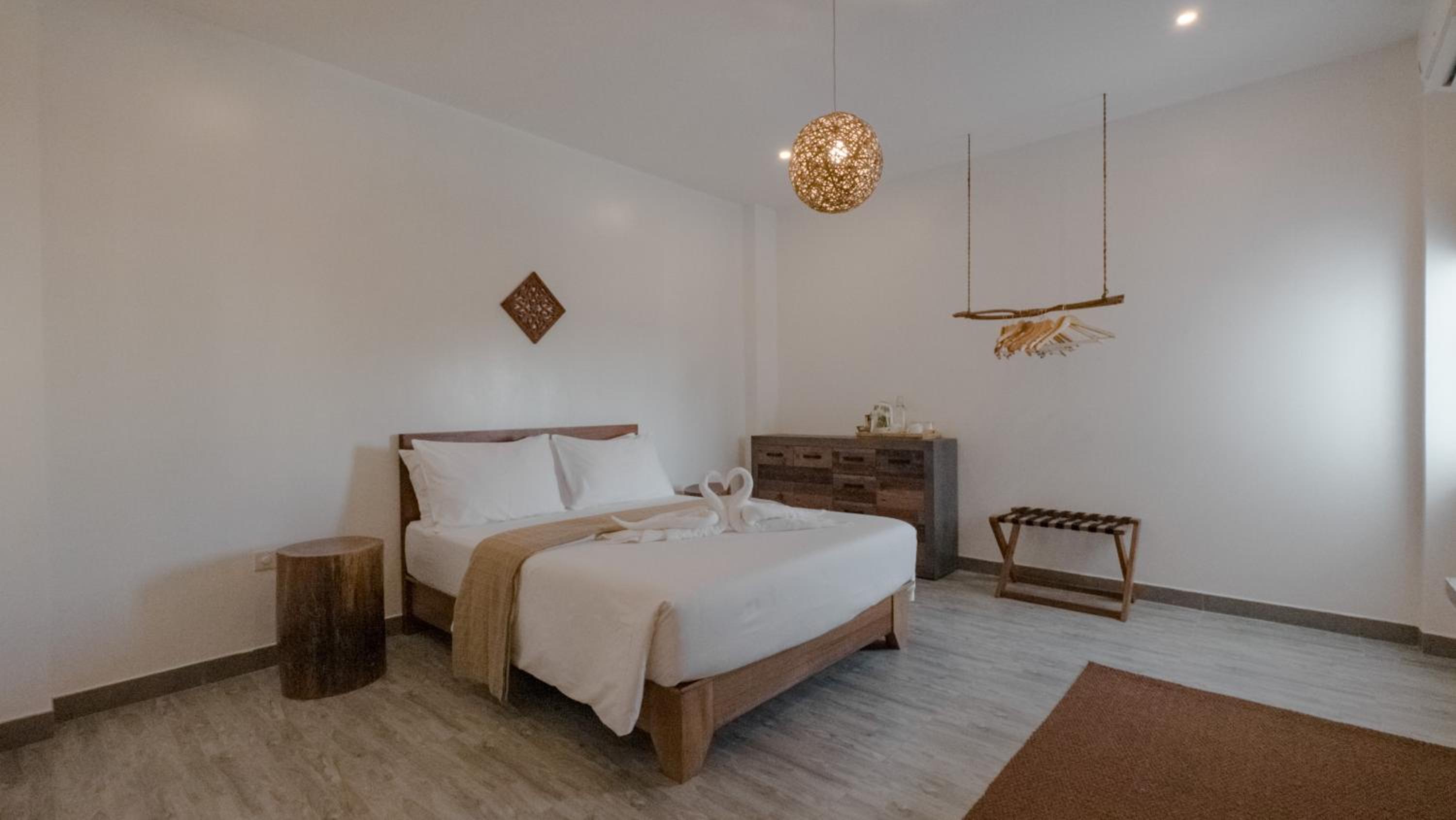 Standard Double Room - Photo 10