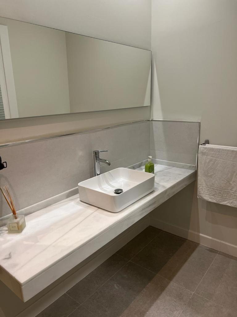 Twin Room - Photo 13