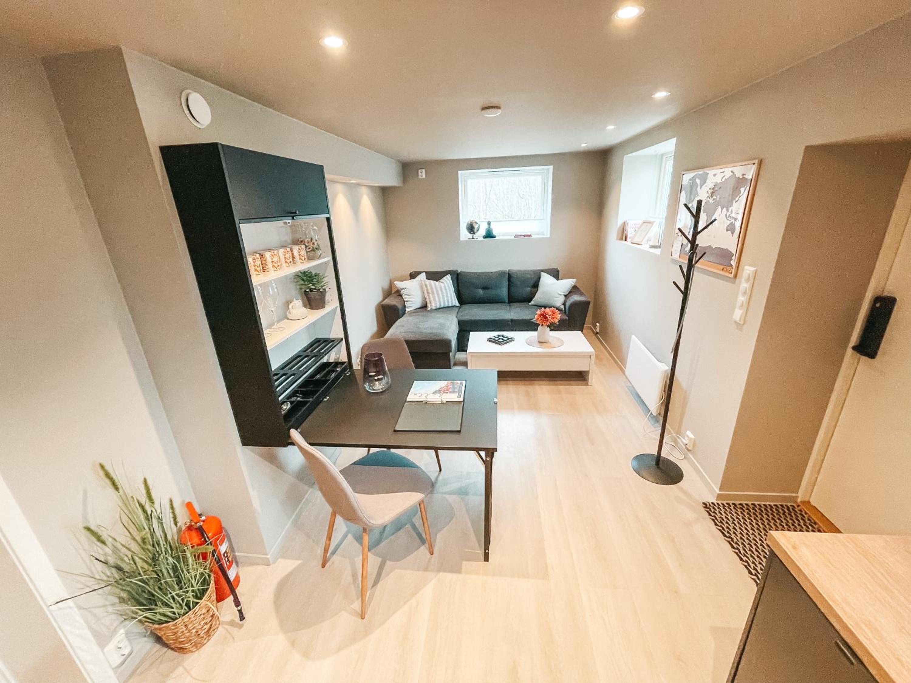 One-Bedroom Apartment photo 1