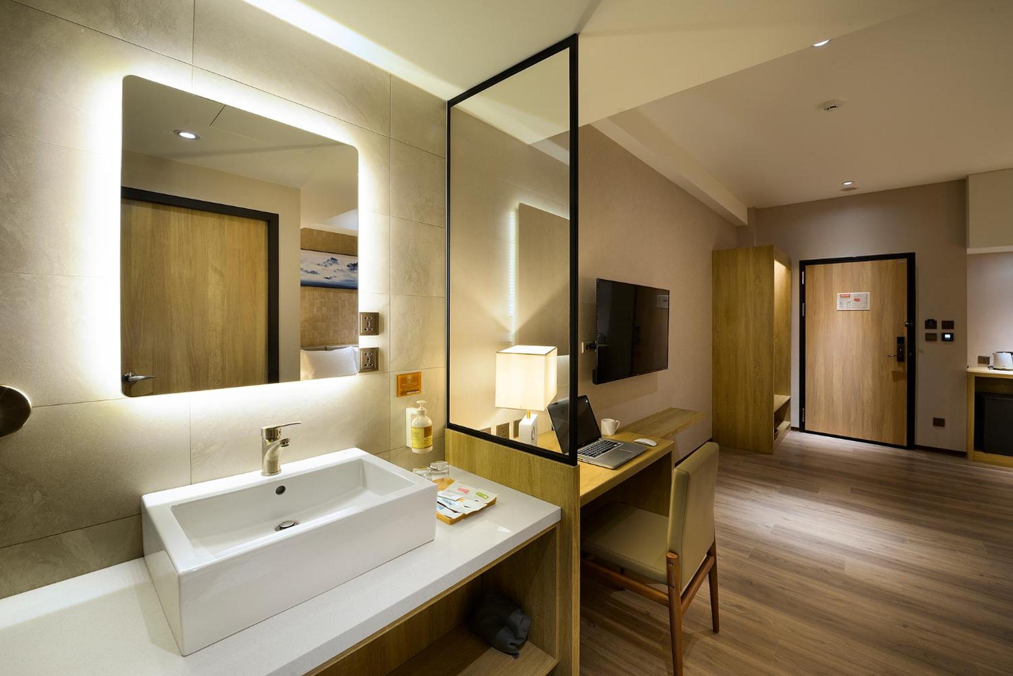 Standard Twin Room - Photo 6