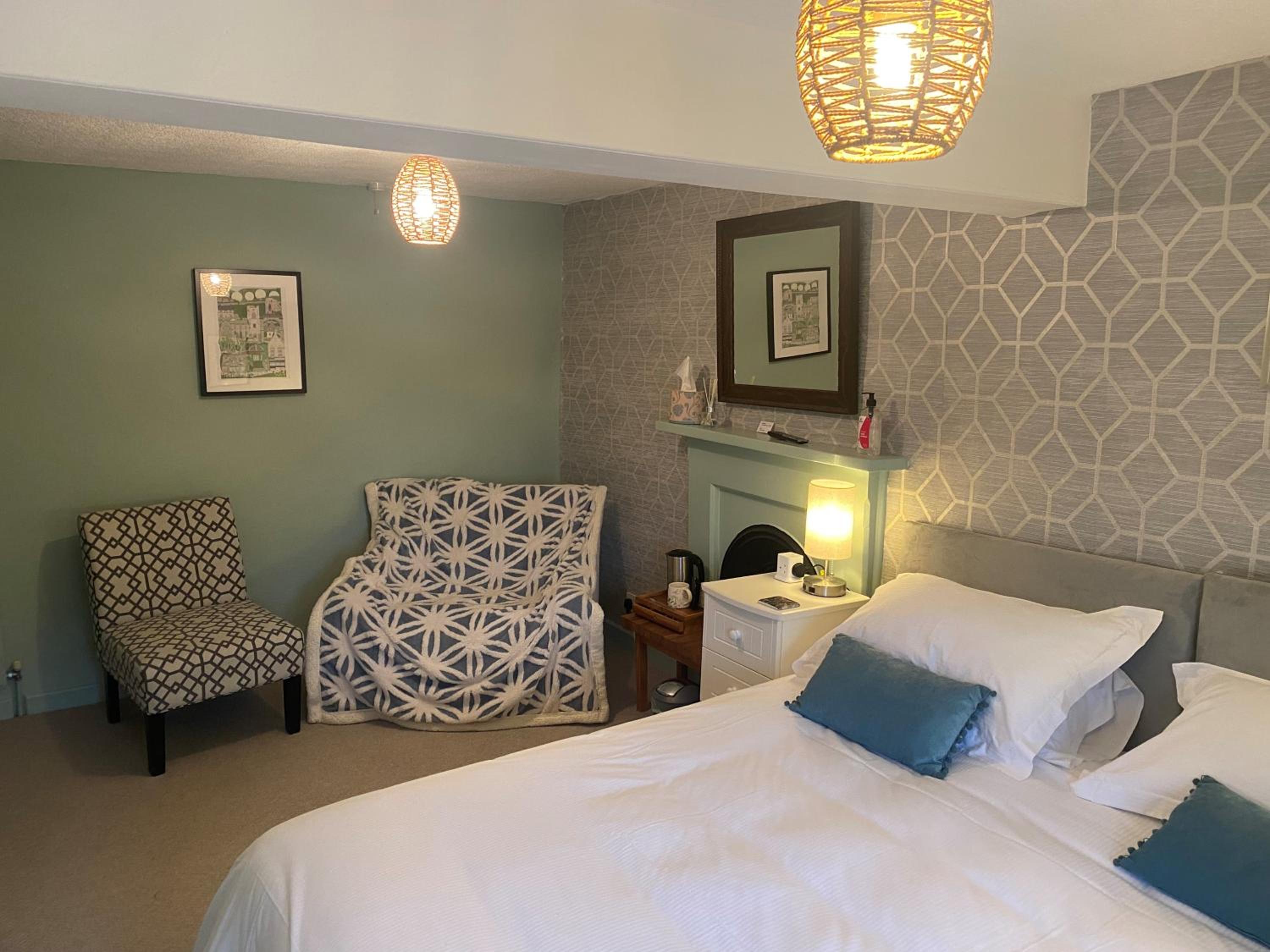 Large Double or Twin Room photo 3