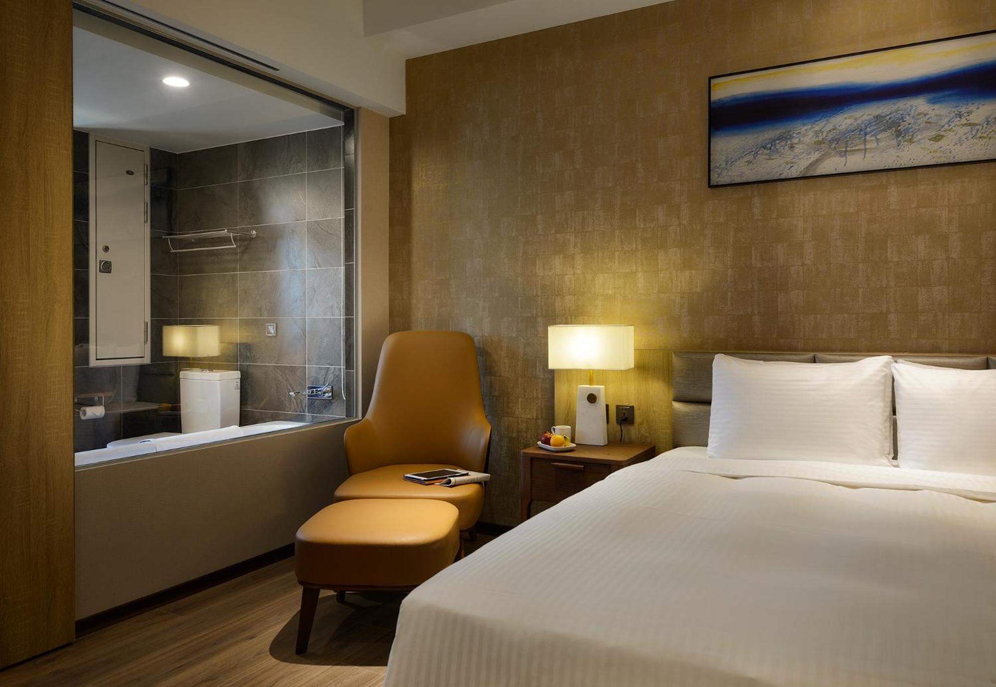 Deluxe Double Room with Bath photo 3