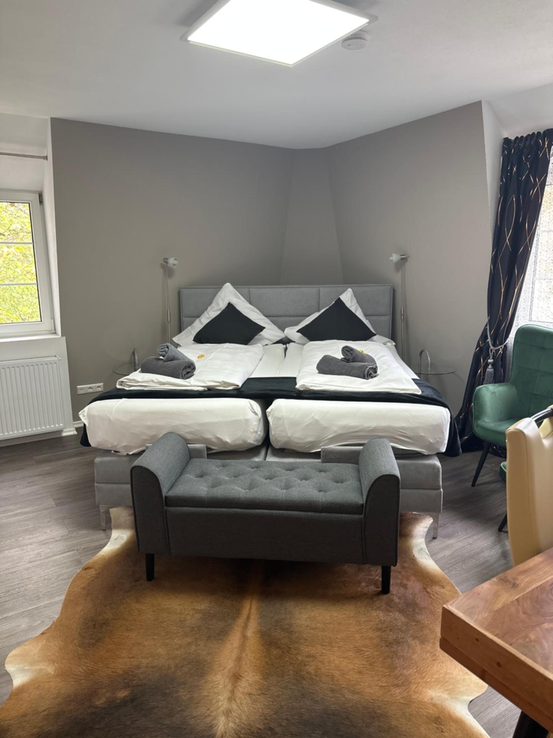 Large Double Room photo 1