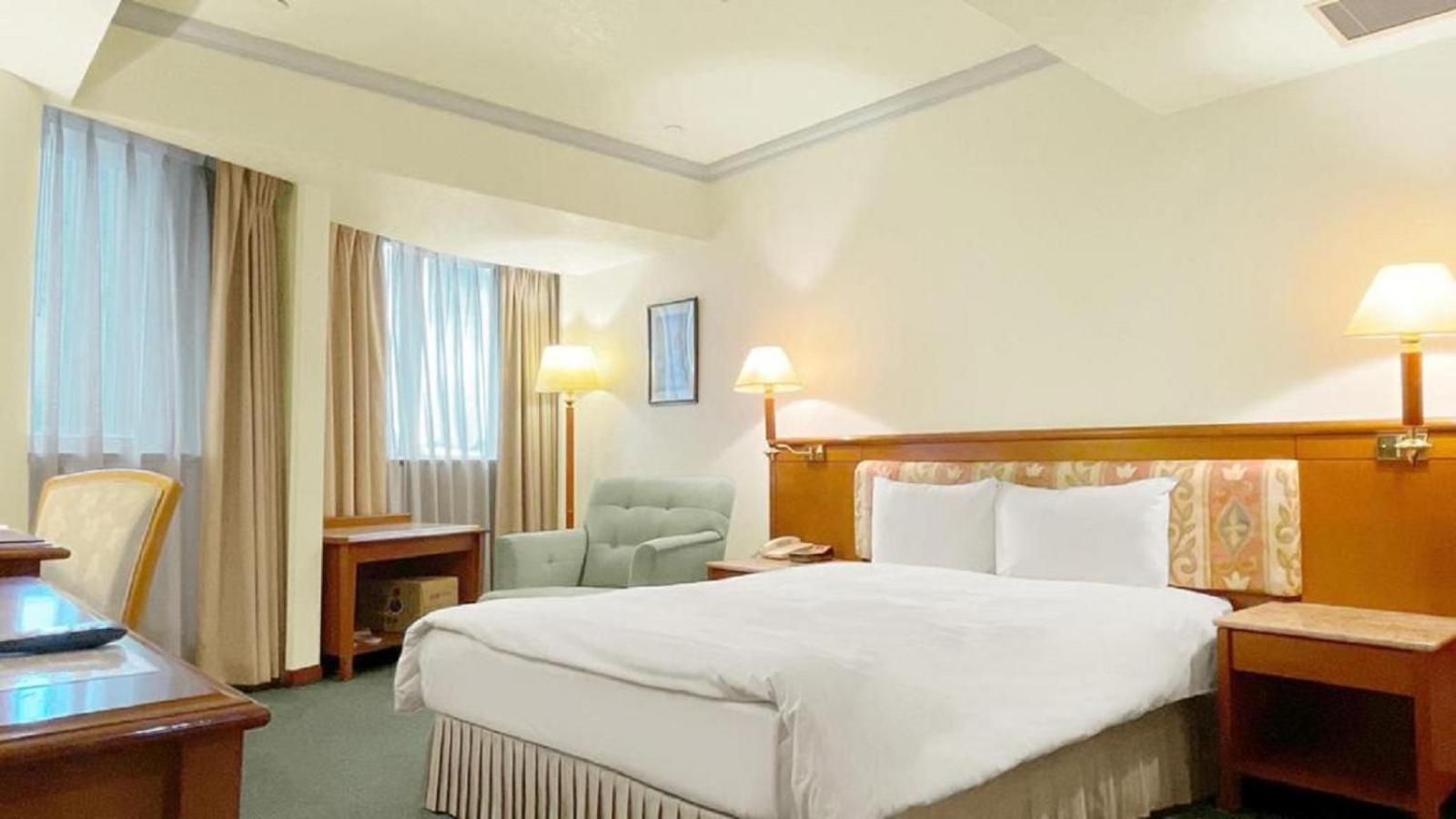 Standard Double Room - Photo 6