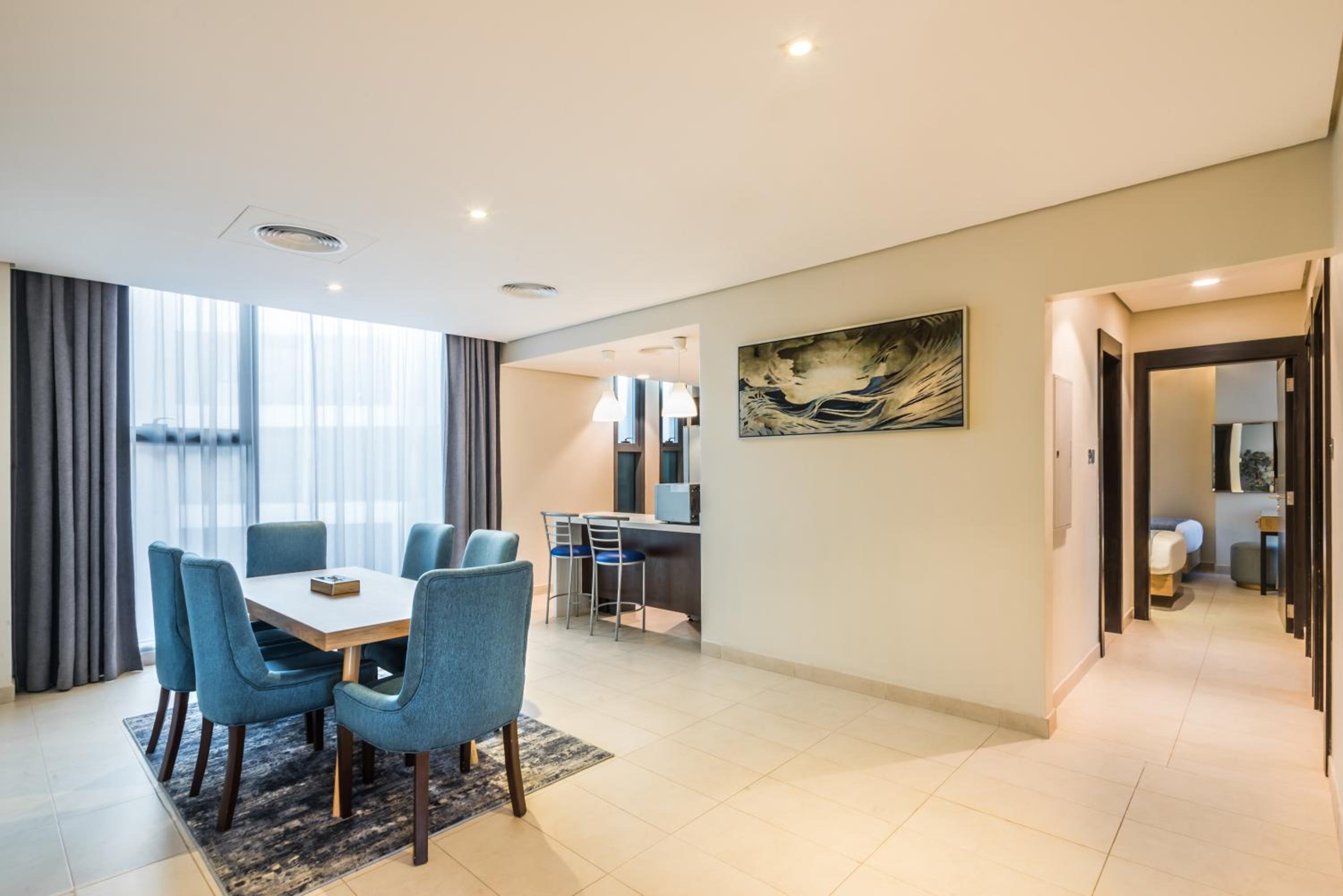 Executive Suite - Photo 12
