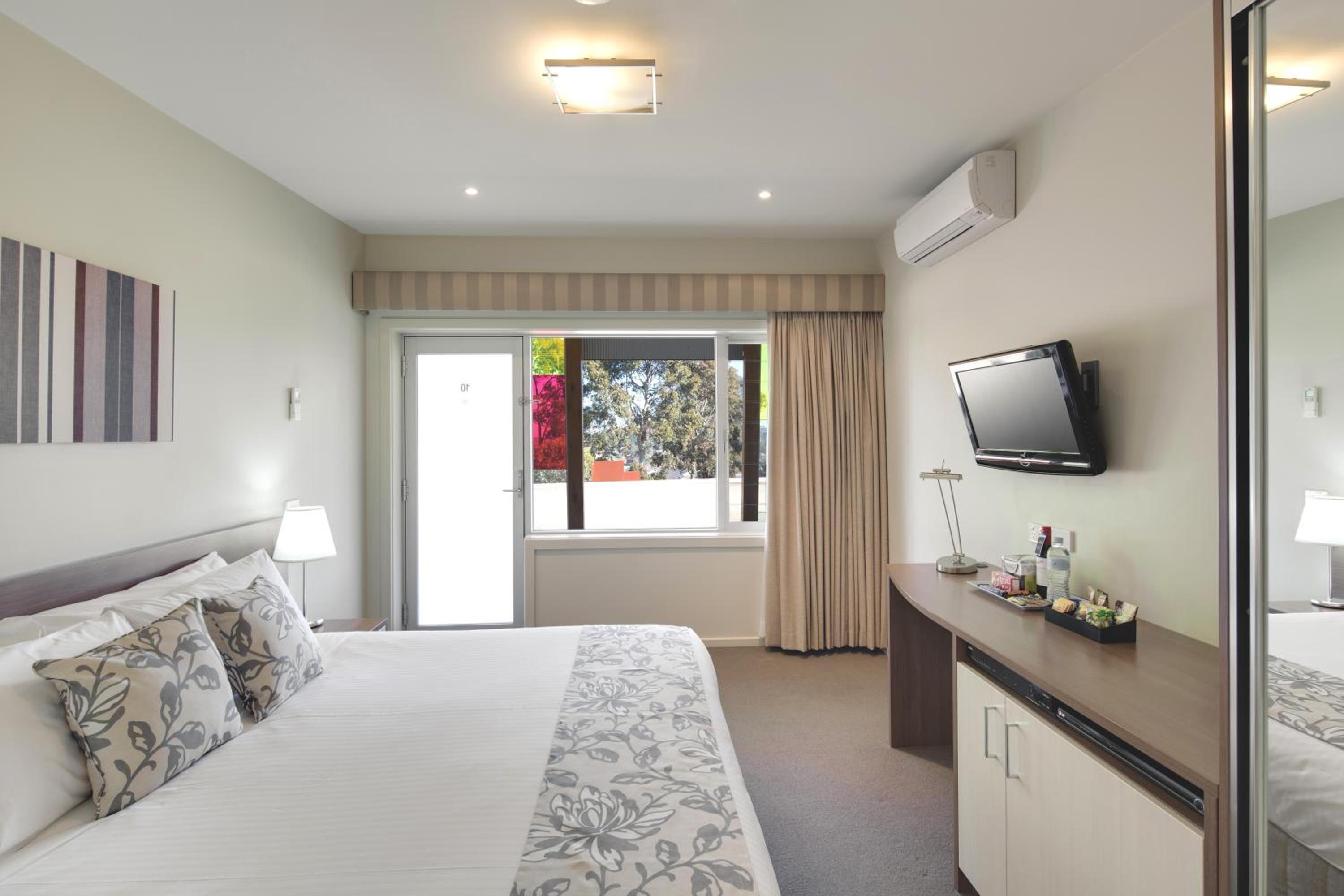 Standard King Room - Photo 2