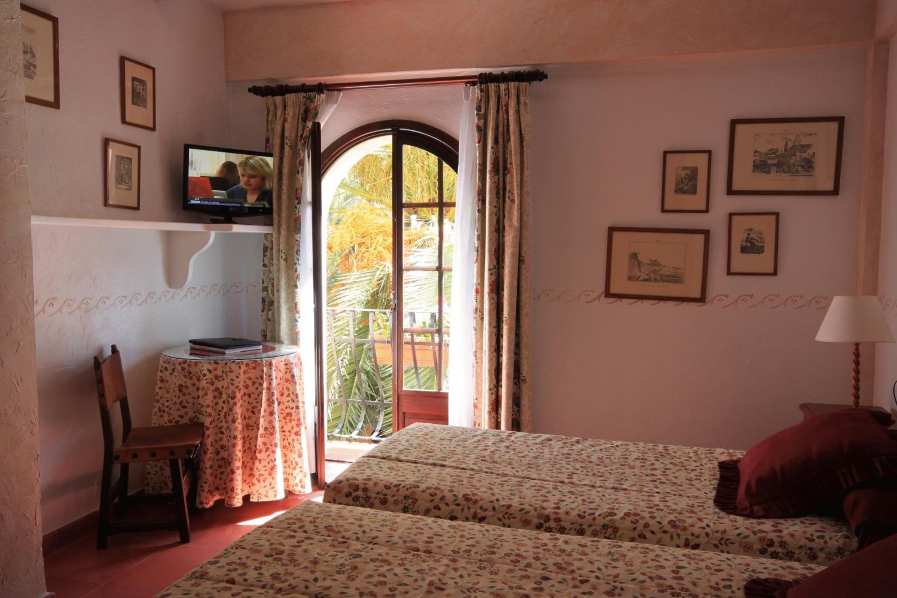 Habitación Doble o con Dos Camas con Vista al Jardín