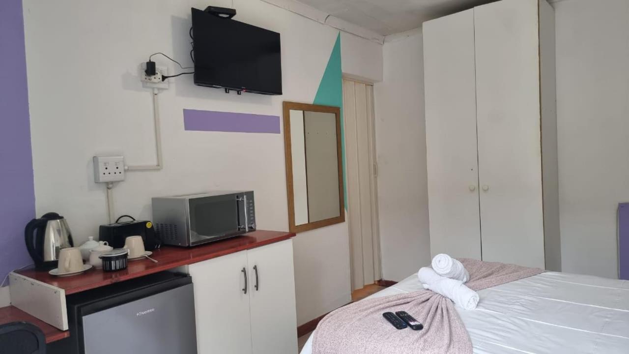Deluxe Double Room with Shower photo 3