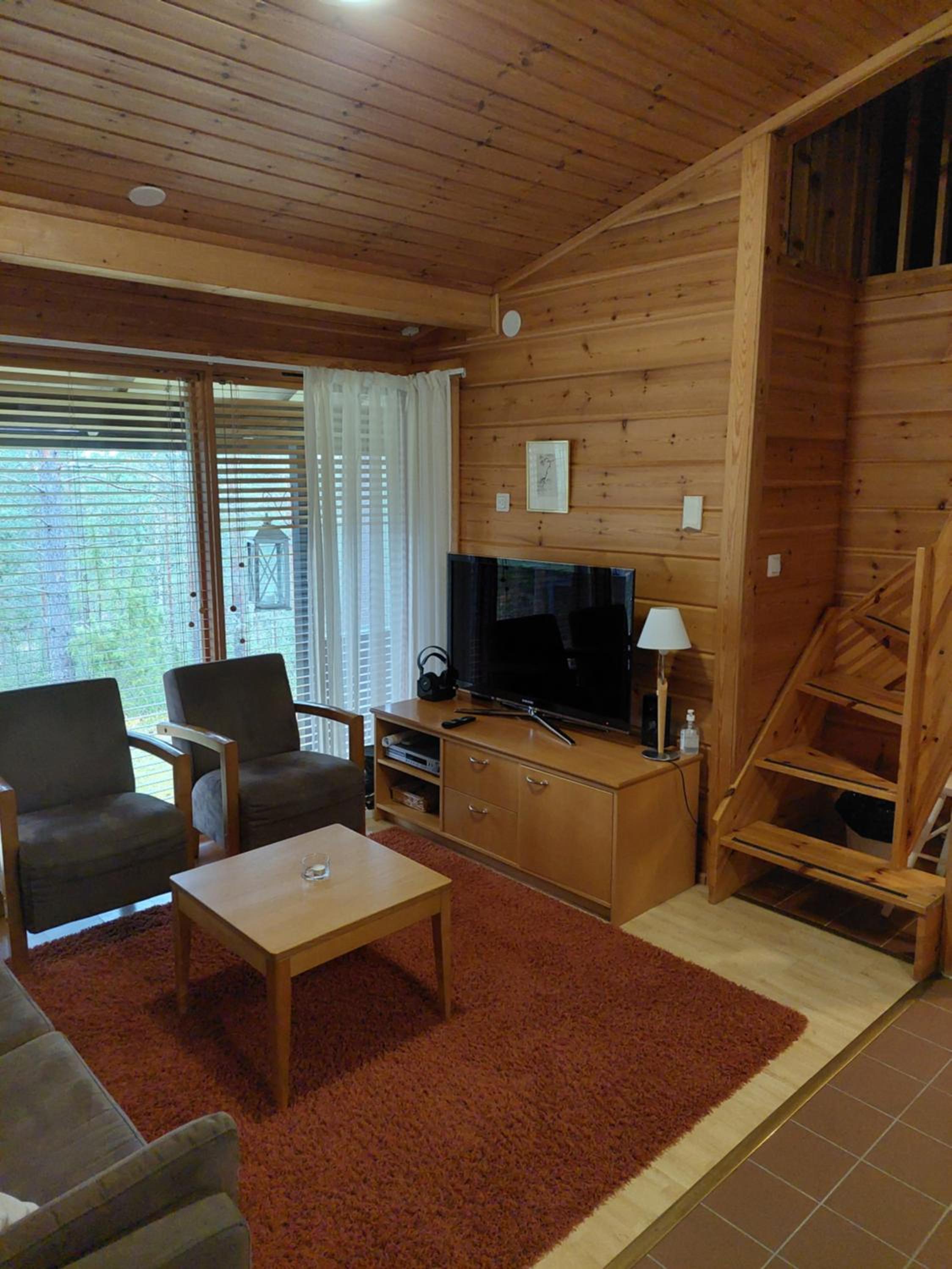 Three-Bedroom Apartment photo 2