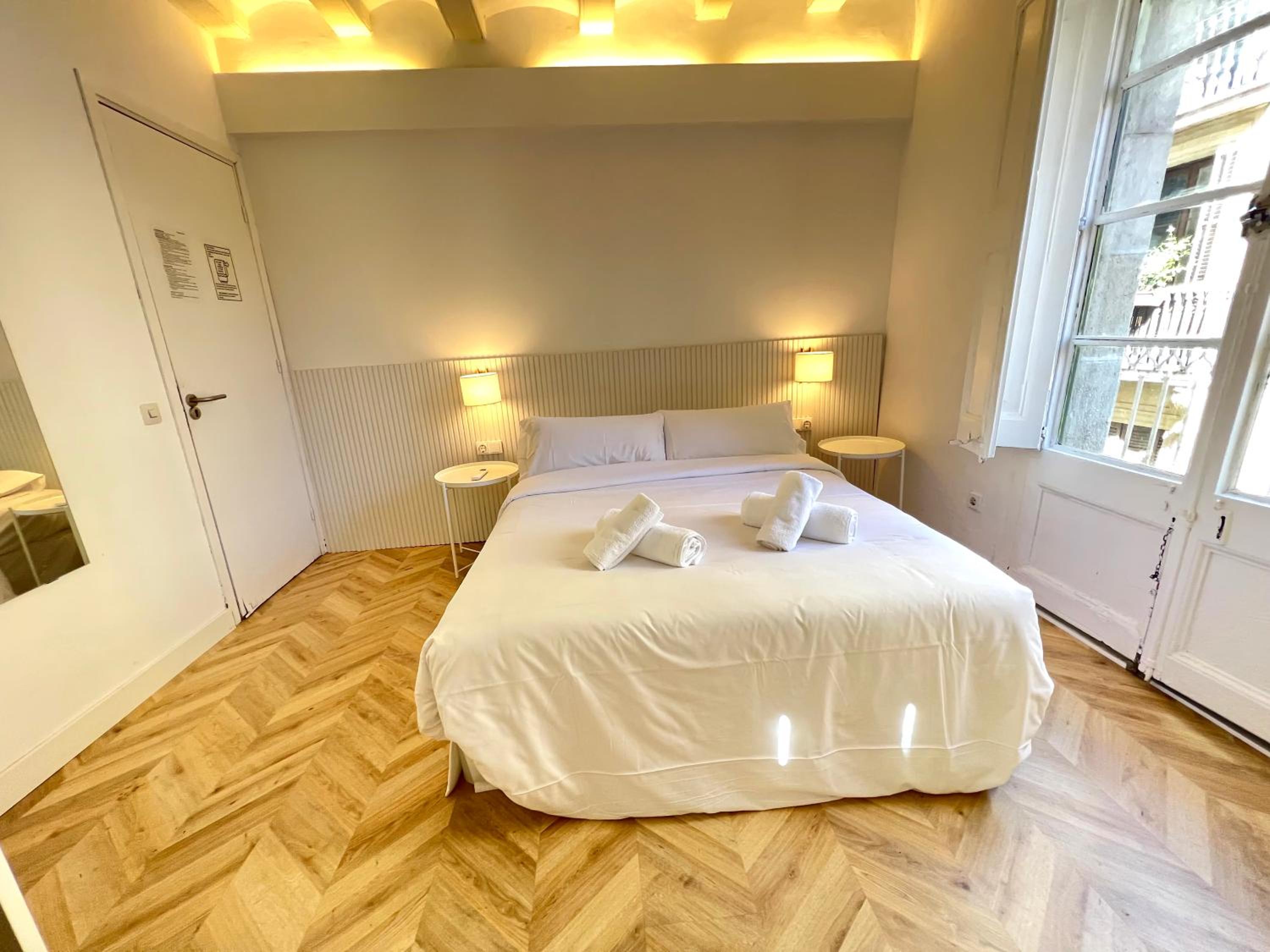 Double Room with Shared Bathroom photo 3