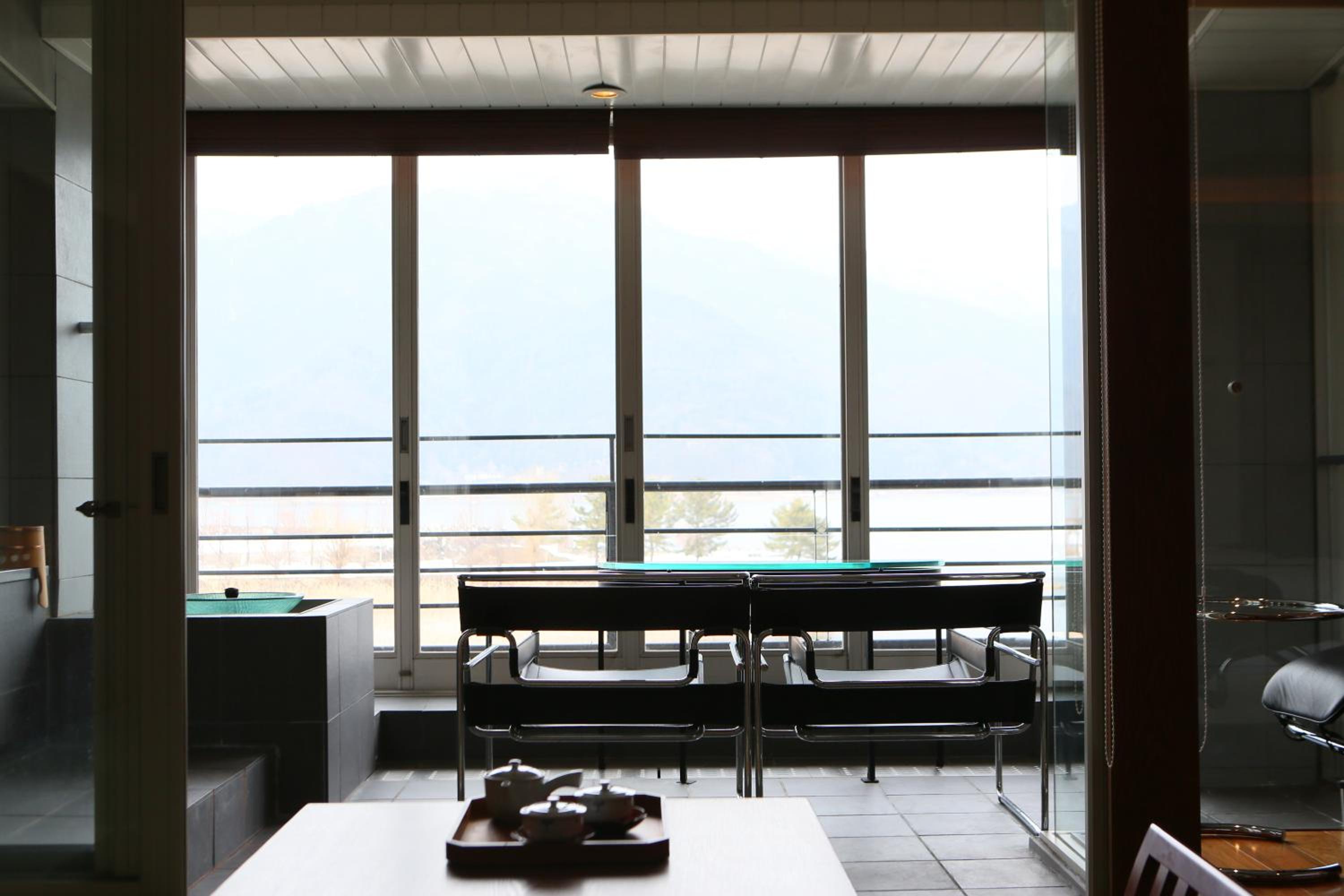 Suite Room with Tatami Area with Open-Air Bath and Lake View photo 2