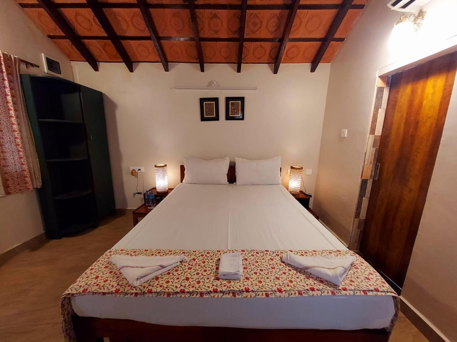Standard Double Room - Photo 3
