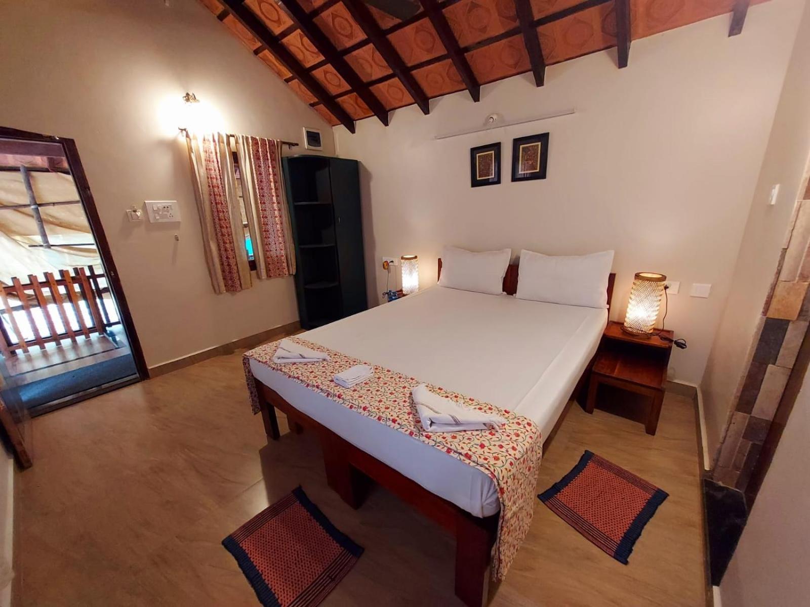 Standard Double Room - Photo 7