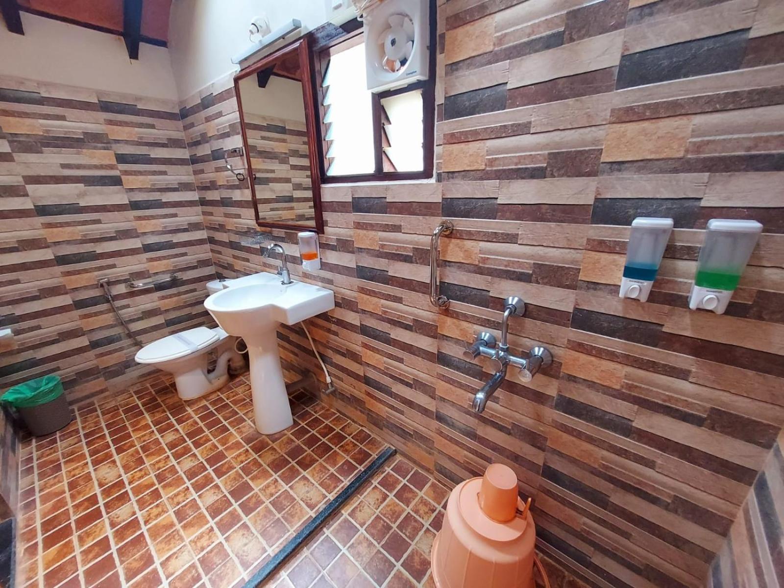 Standard Double Room - Photo 2
