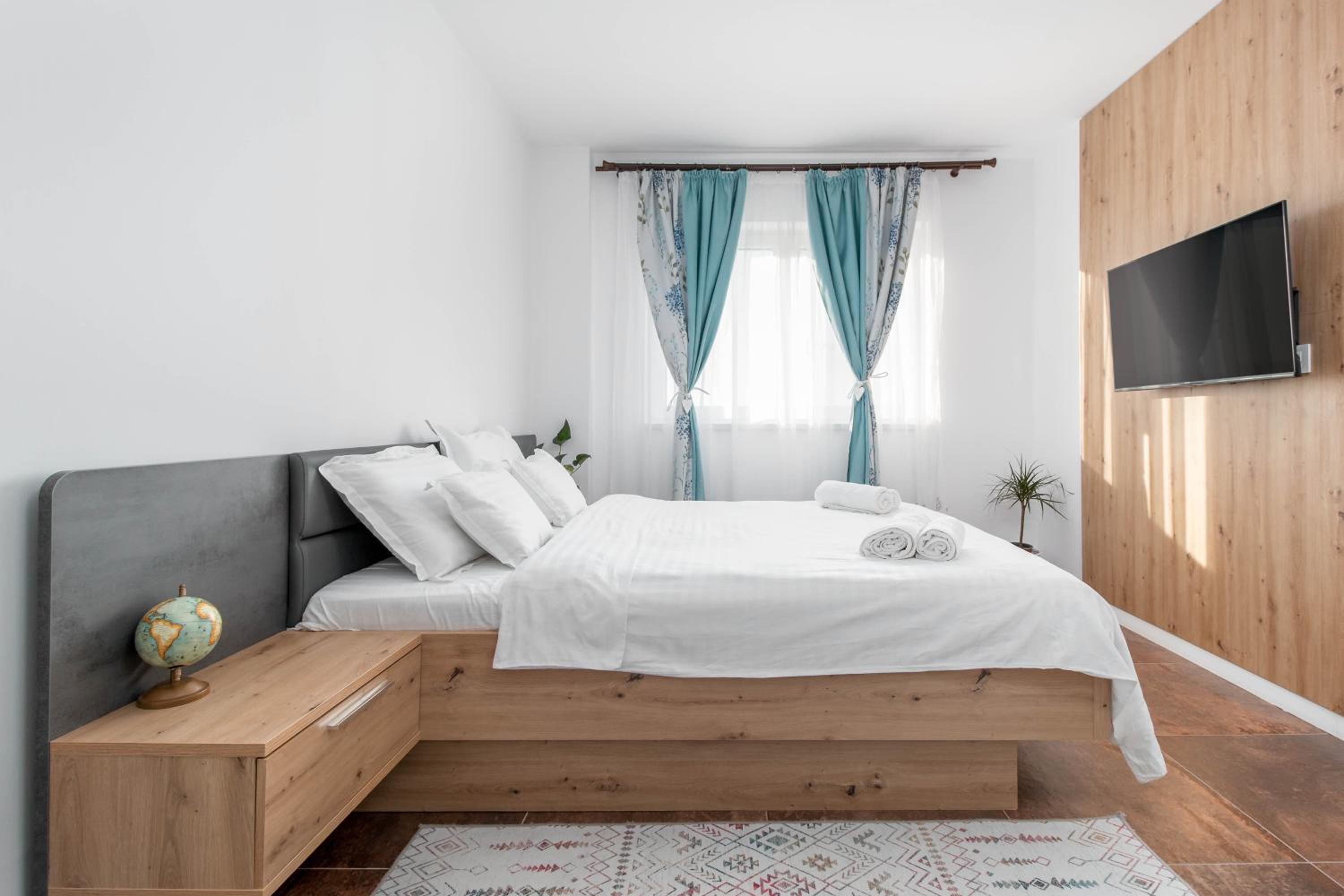 One-Bedroom Apartment - Photo 35