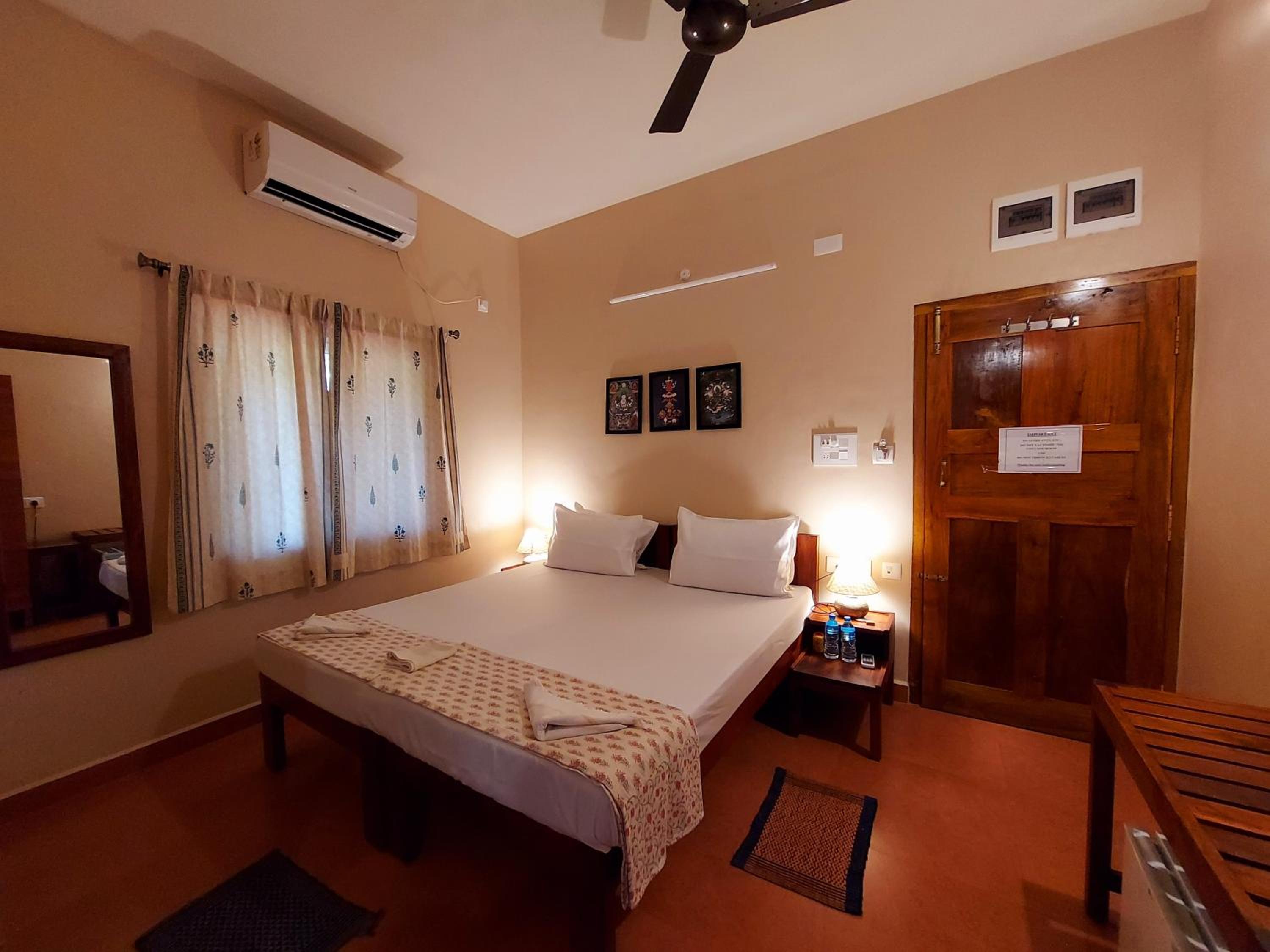 Deluxe Double Room - Photo 16
