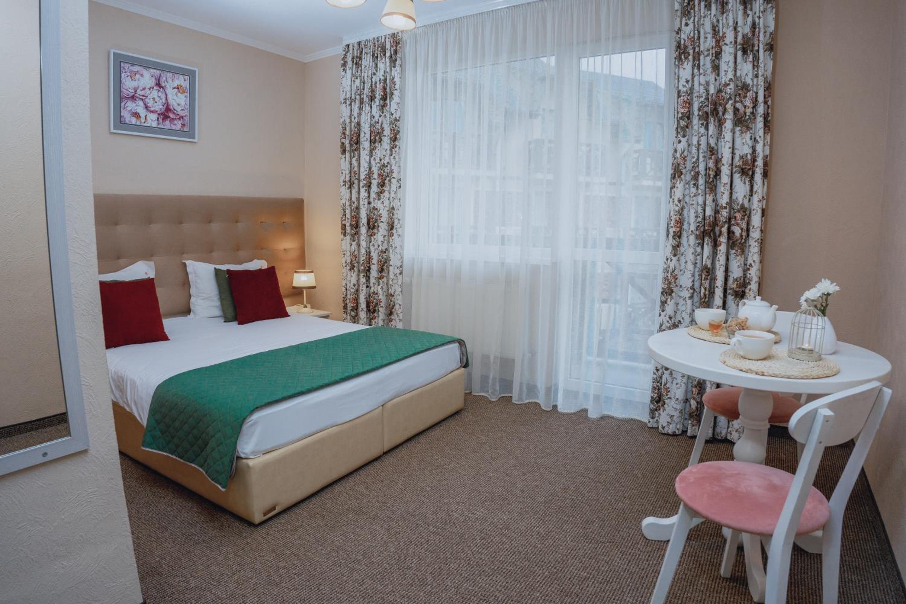 Superior Double or Twin Room with Mountain View photo 1