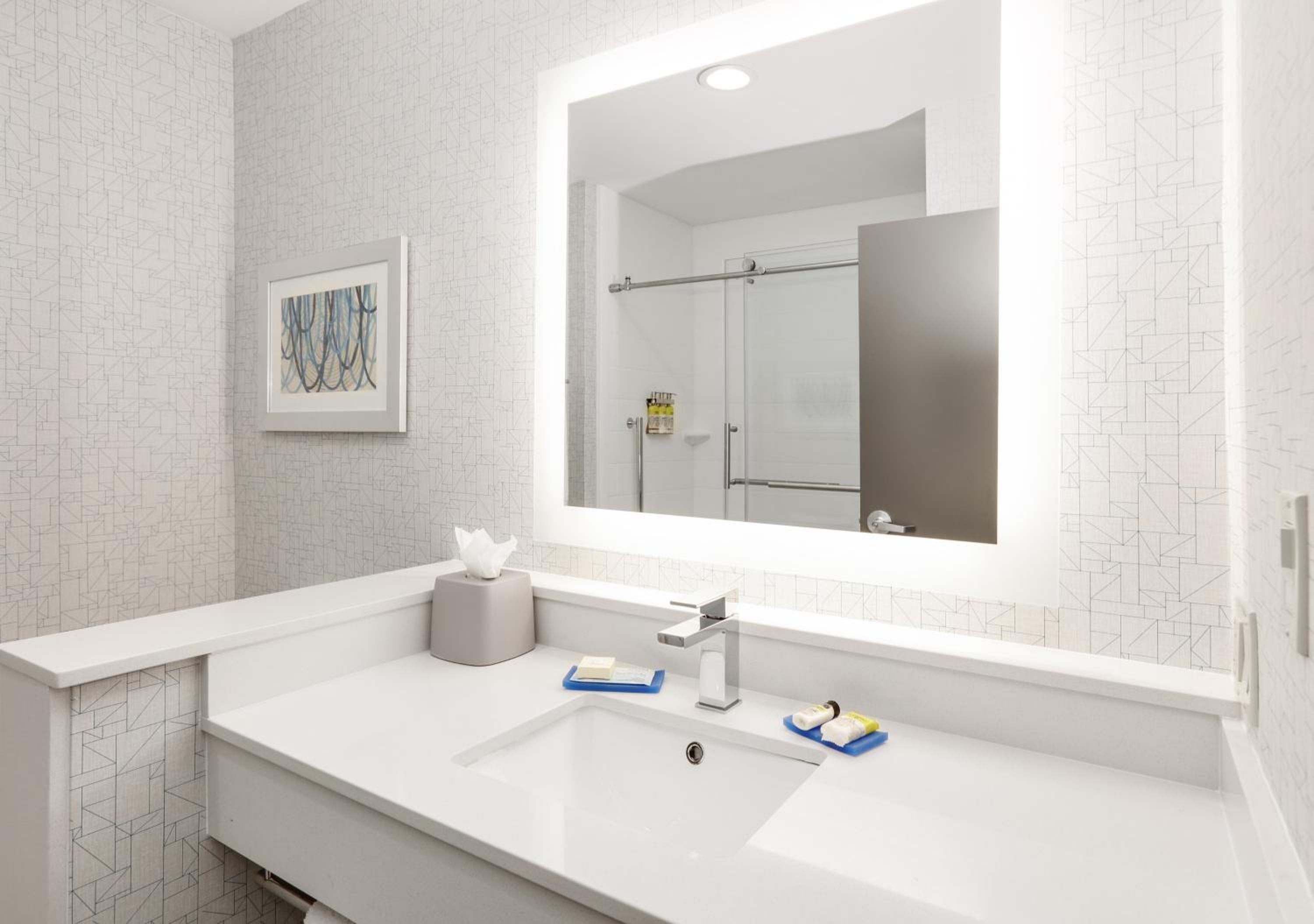 One-Bedroom Suite - Disability Access/Non-Smoking photo 2