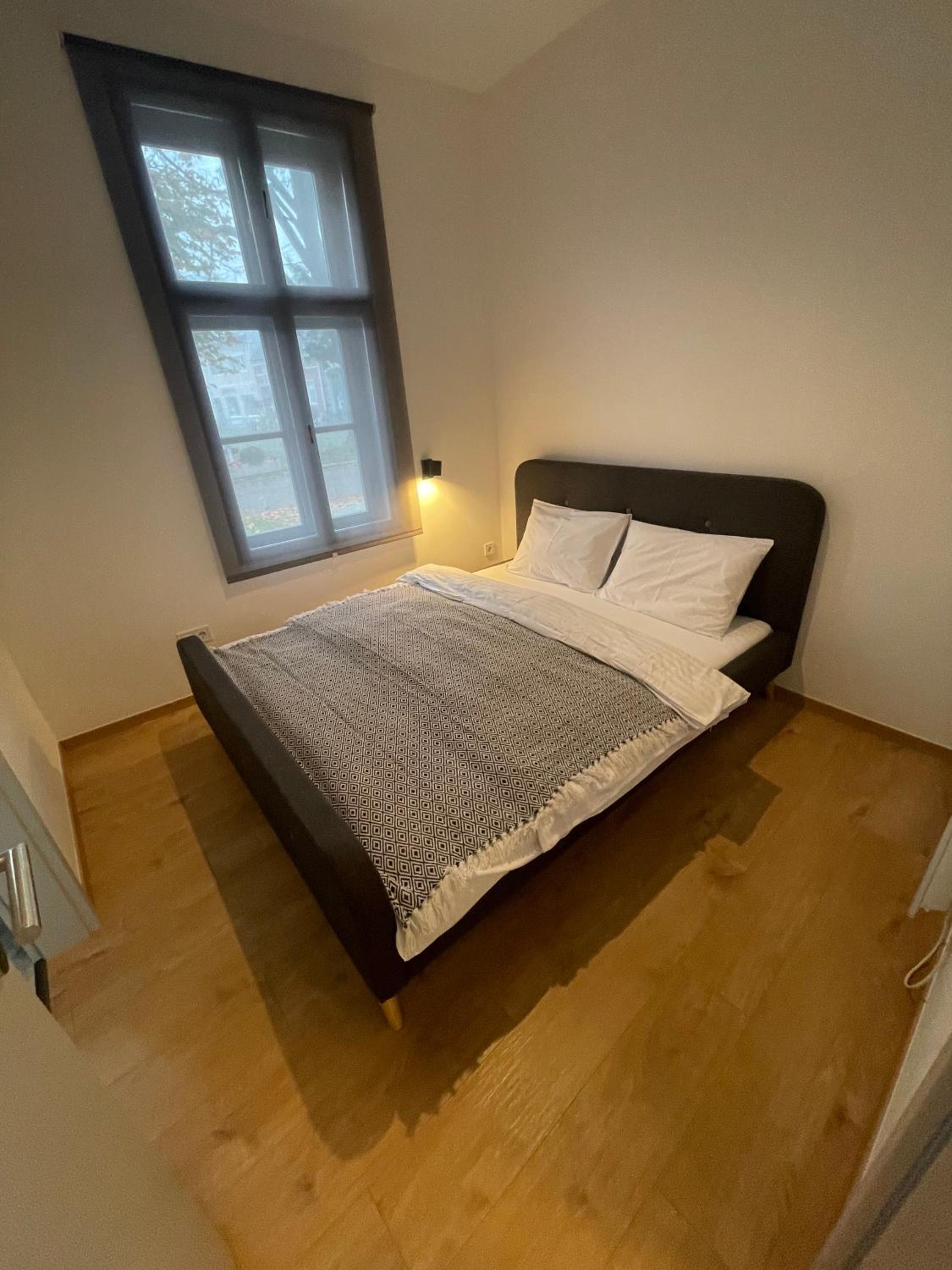 One-Bedroom Apartment - Photo 6